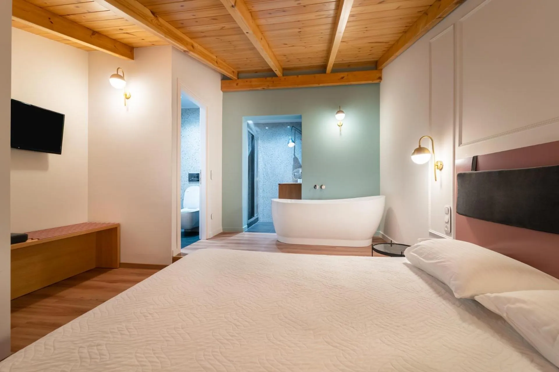 Bedroom, Bed in Allure Central Boutique