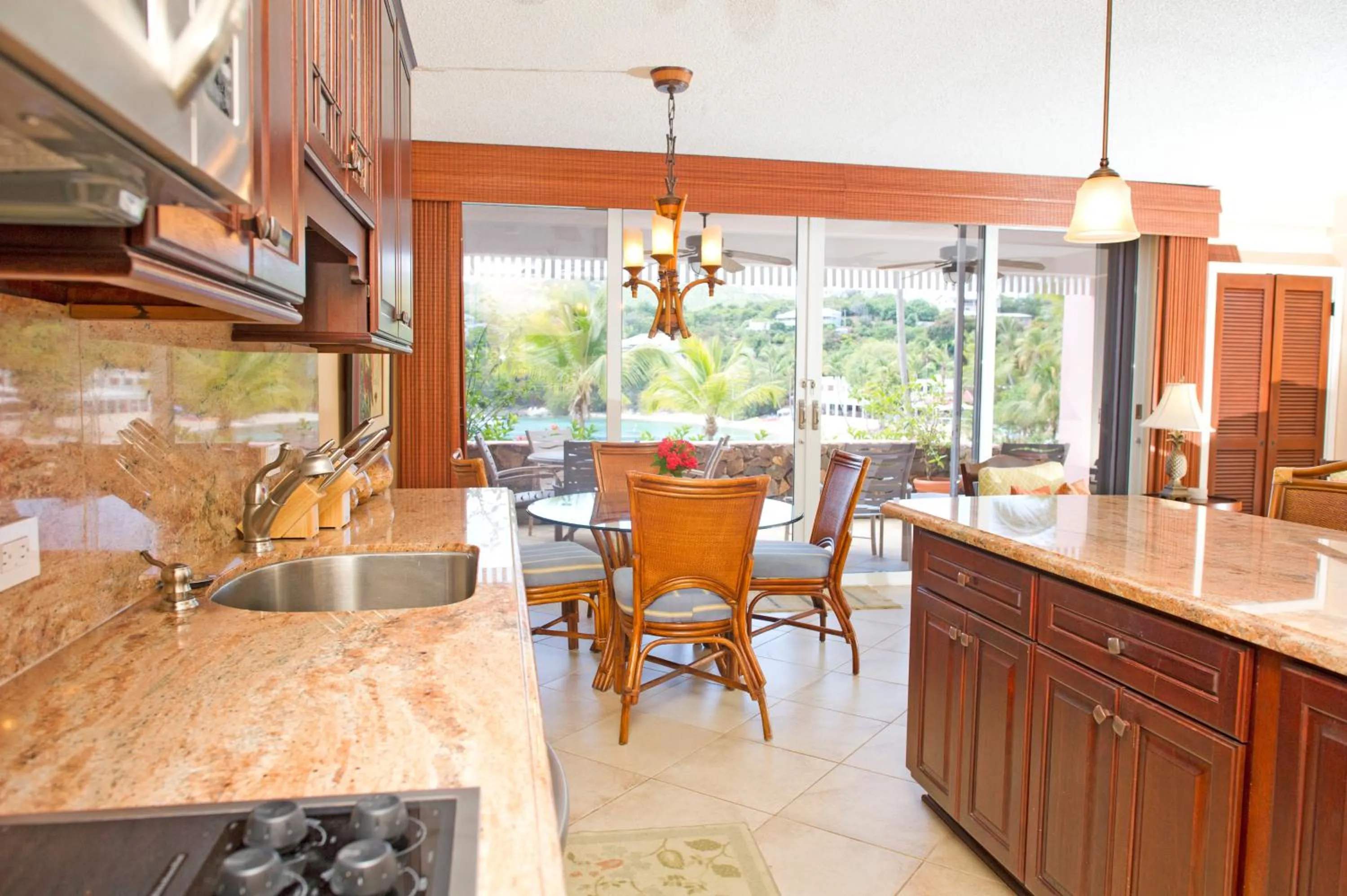 Kitchen or kitchenette in Secret Harbour Beach Resort
