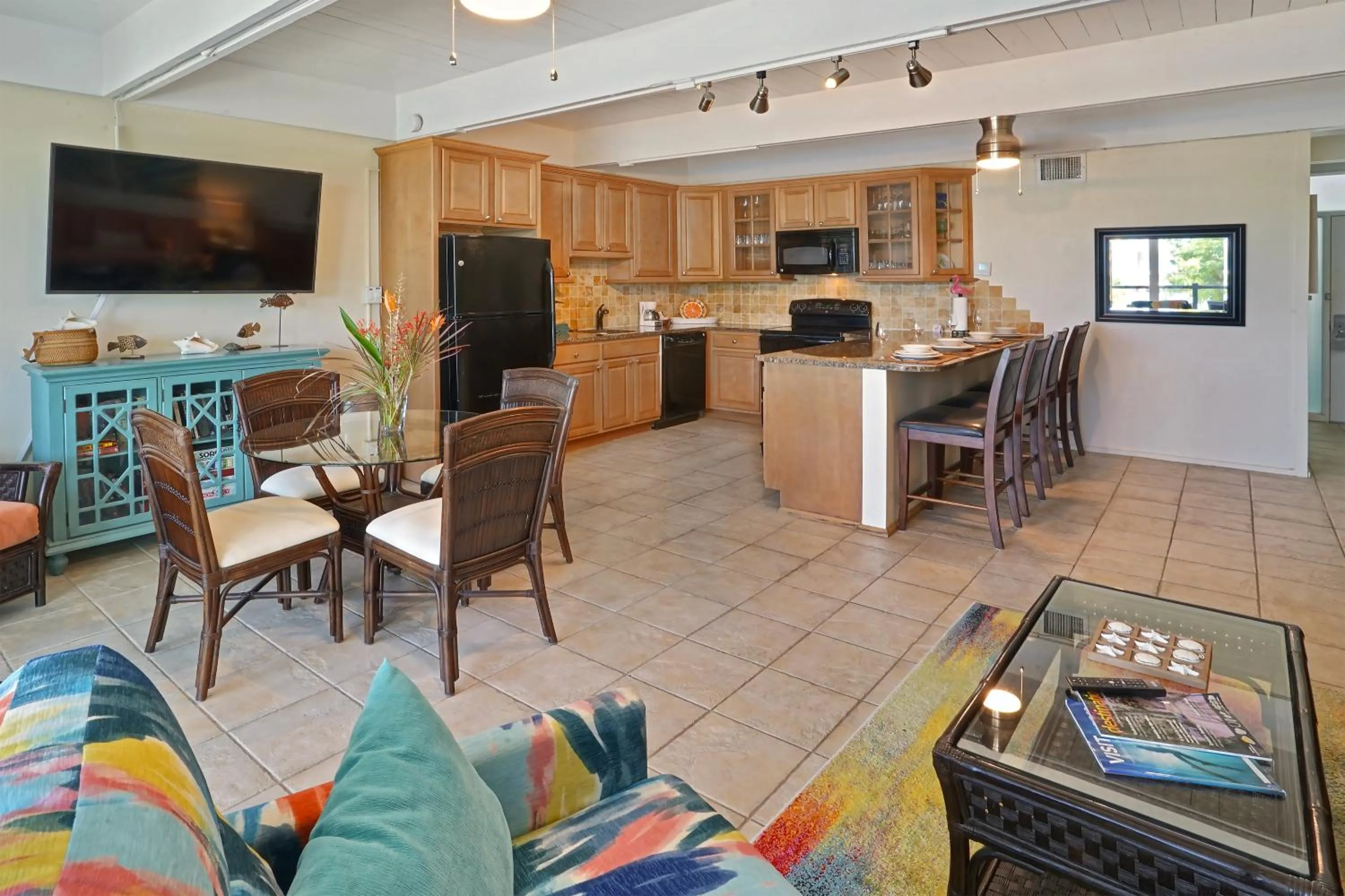 TV and multimedia in Secret Harbour Beach Resort