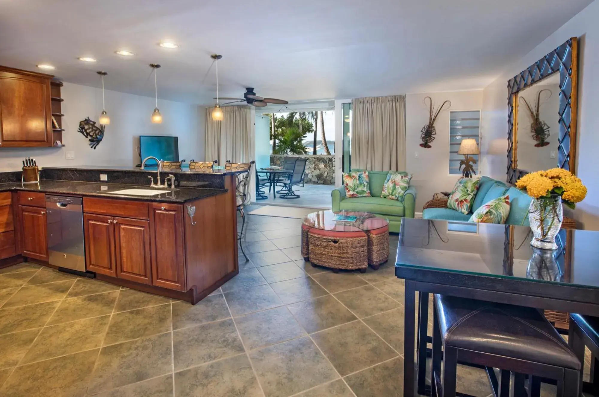 Beachfront Two-Bedroom King Suite in Secret Harbour Beach Resort Beachfront Two-Bedroom King Suite in Secret Harbour Beach Resort