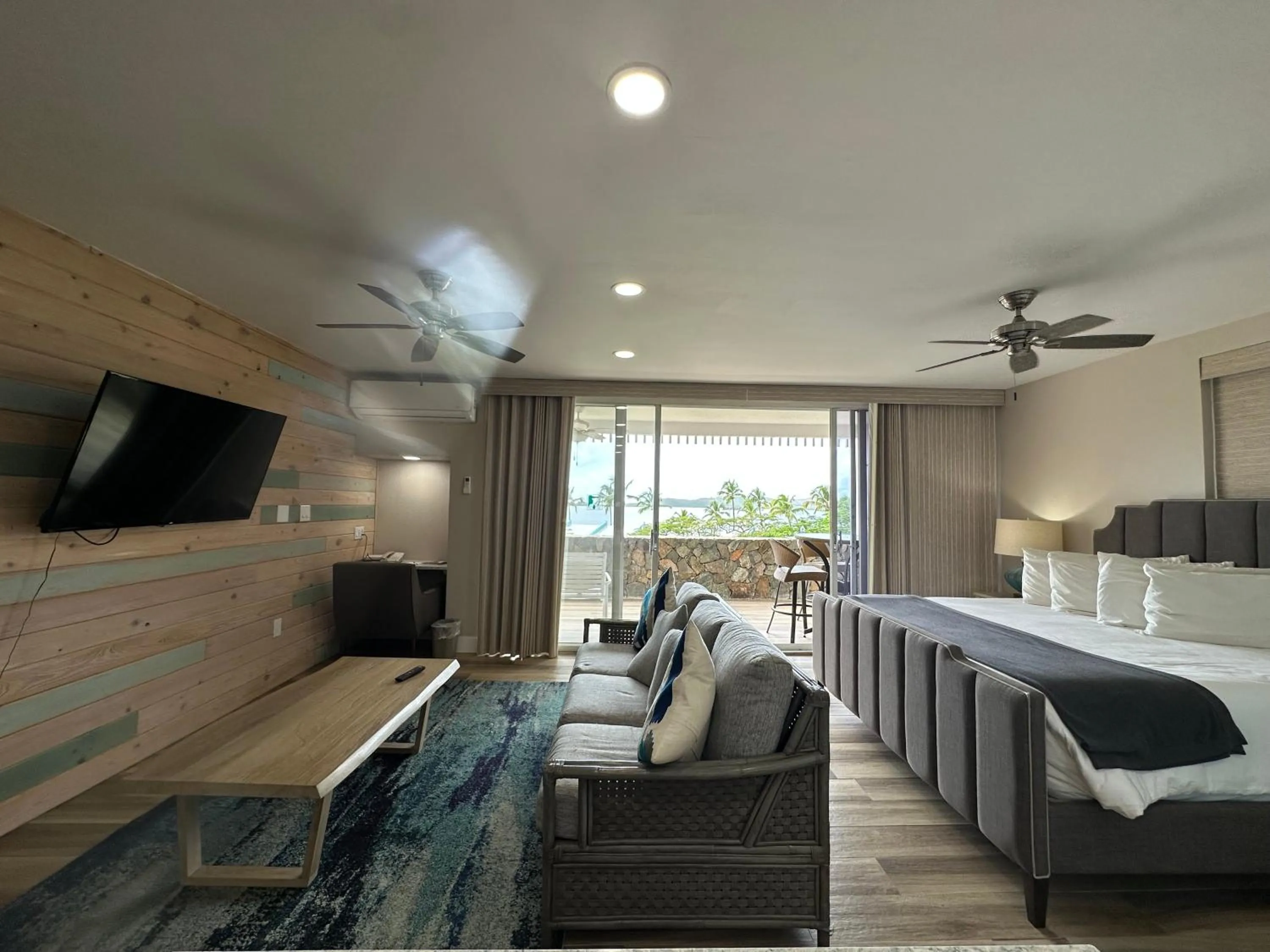 Bed in Secret Harbour Beach Resort