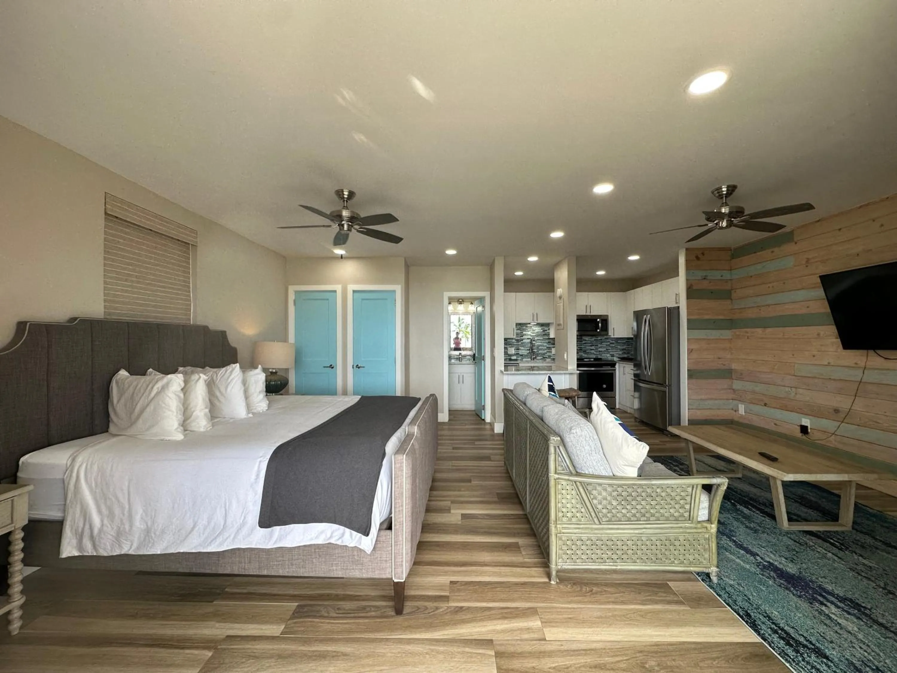 Bed in Secret Harbour Beach Resort