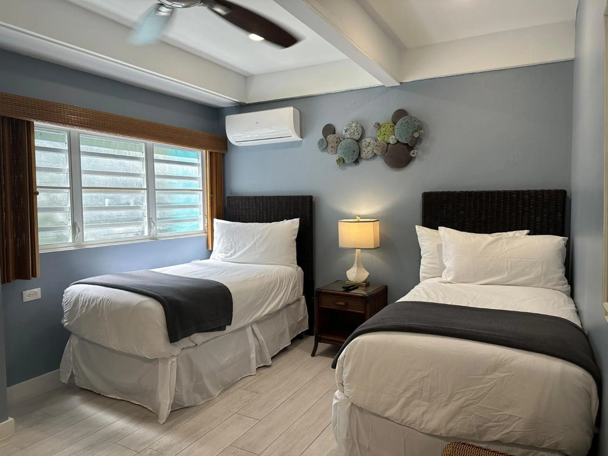 Bedroom, Bed in Secret Harbour Beach Resort