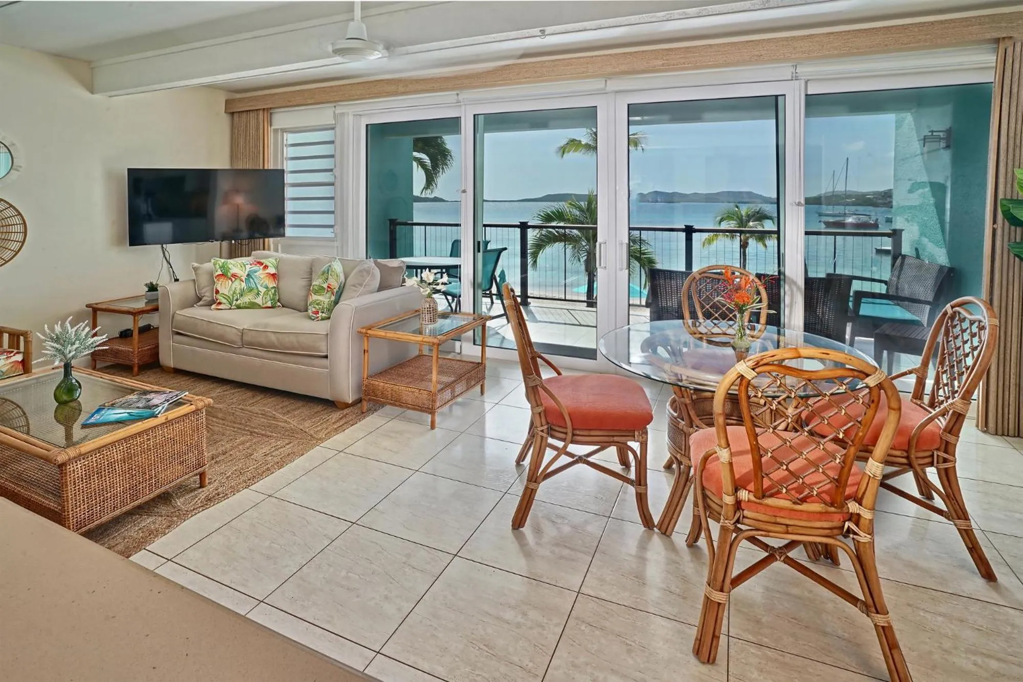 Living room in Secret Harbour Beach Resort