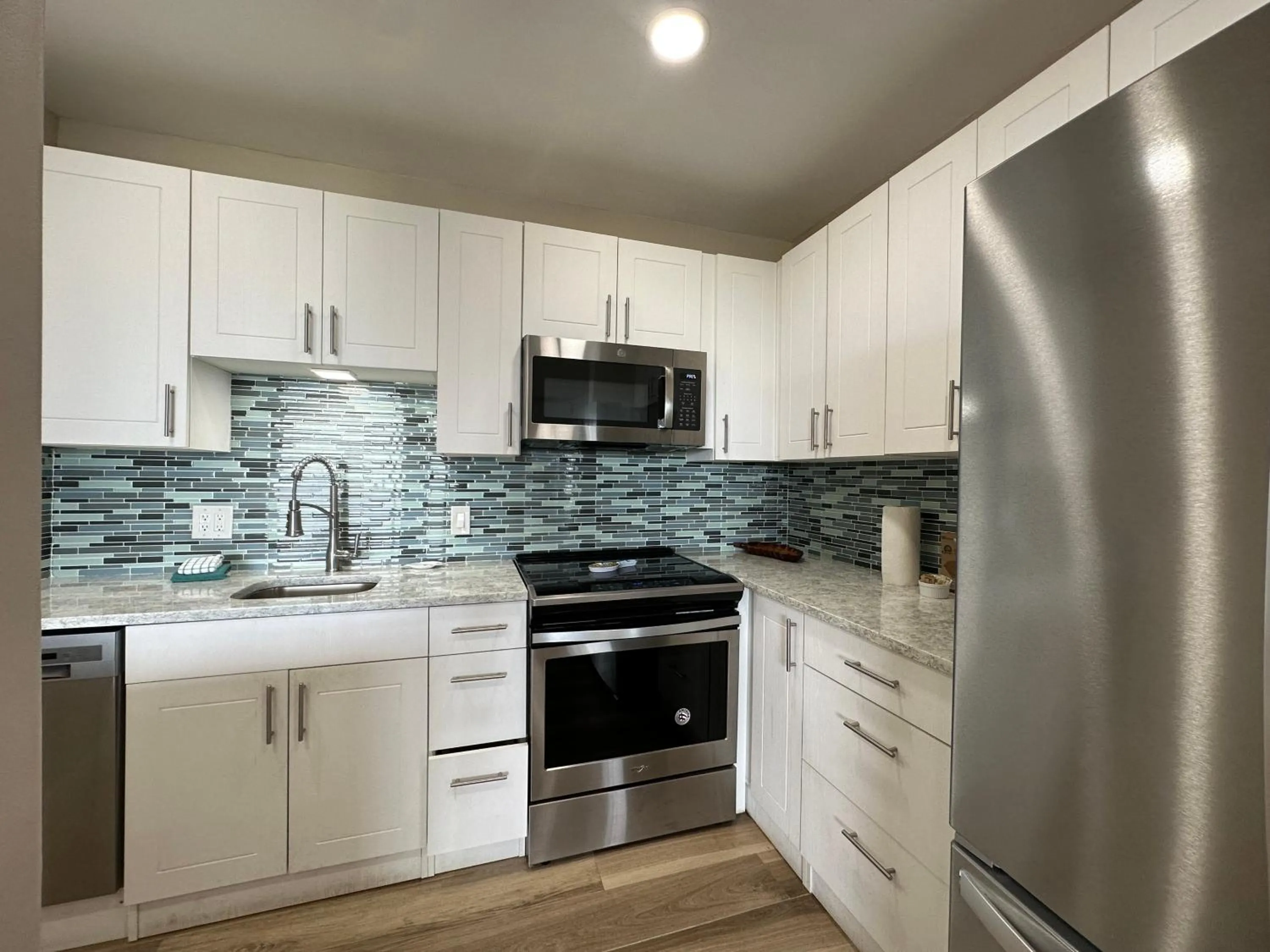 kitchen in Secret Harbour Beach Resort