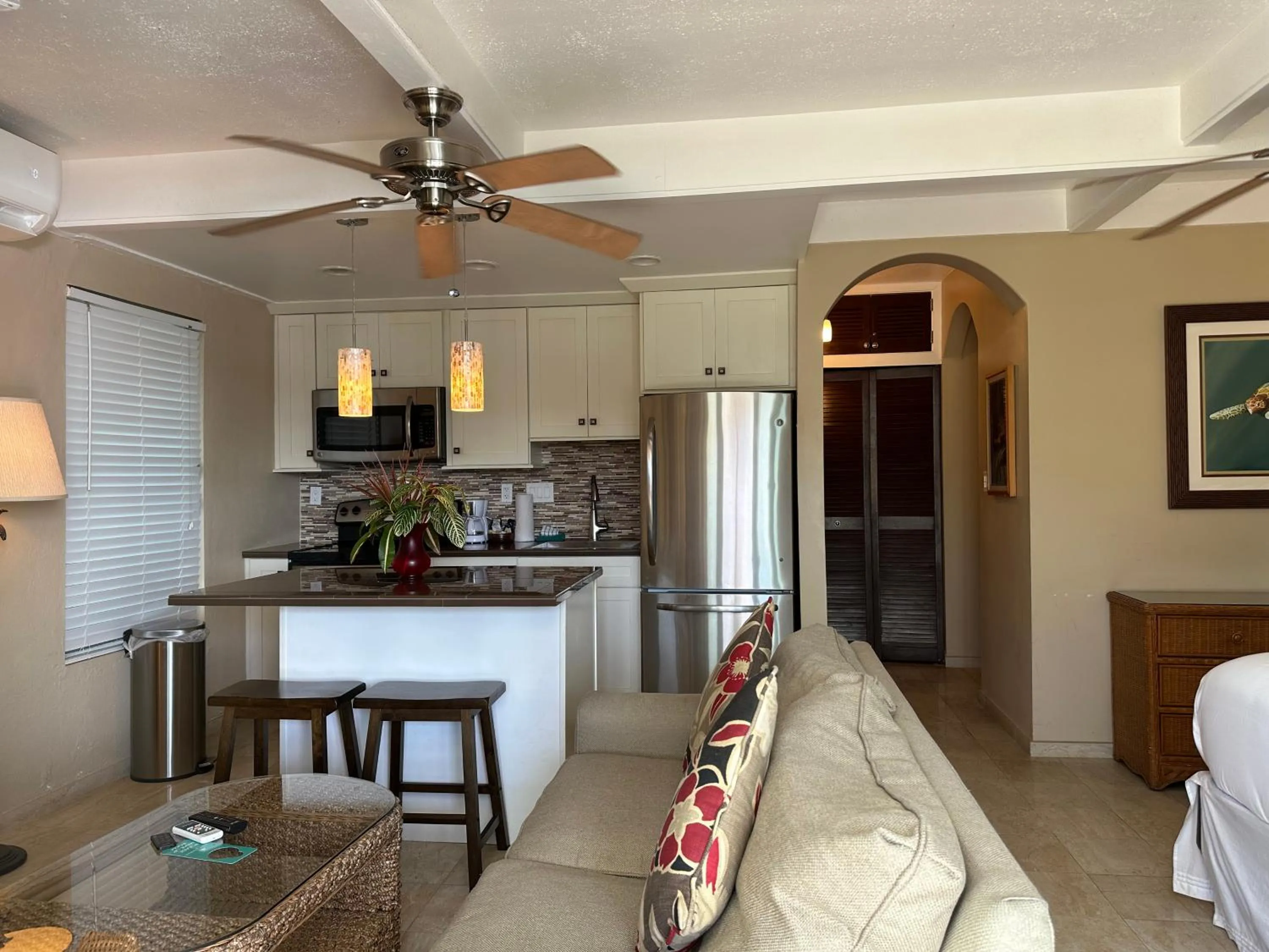 Living room in Secret Harbour Beach Resort