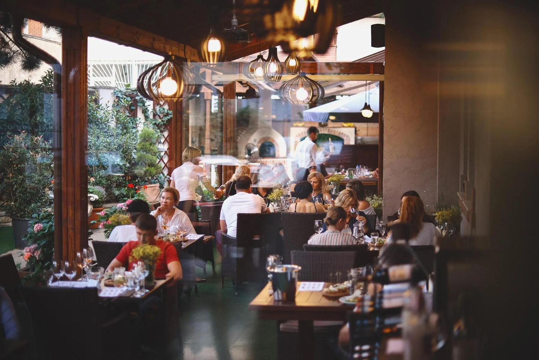 Restaurant/places to eat in Luna Hotel