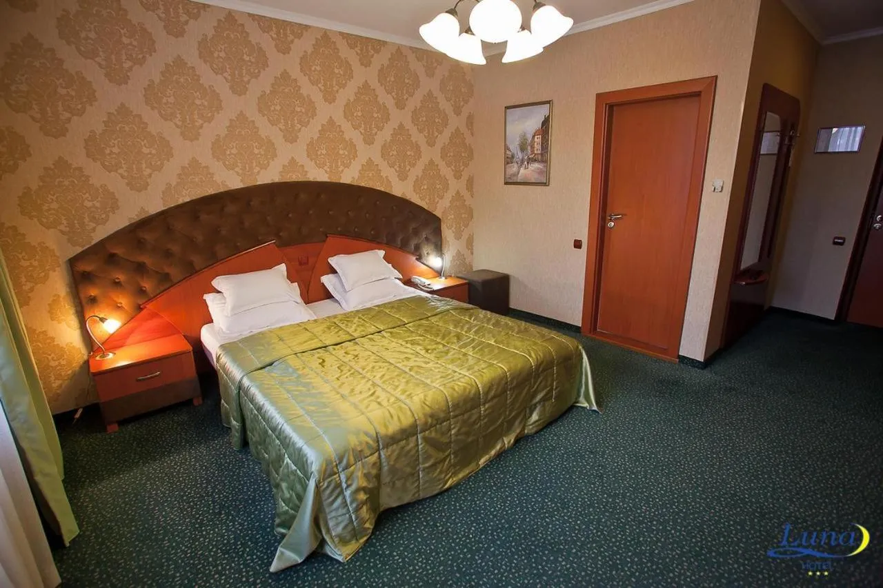 Bedroom, Bed in Luna Hotel