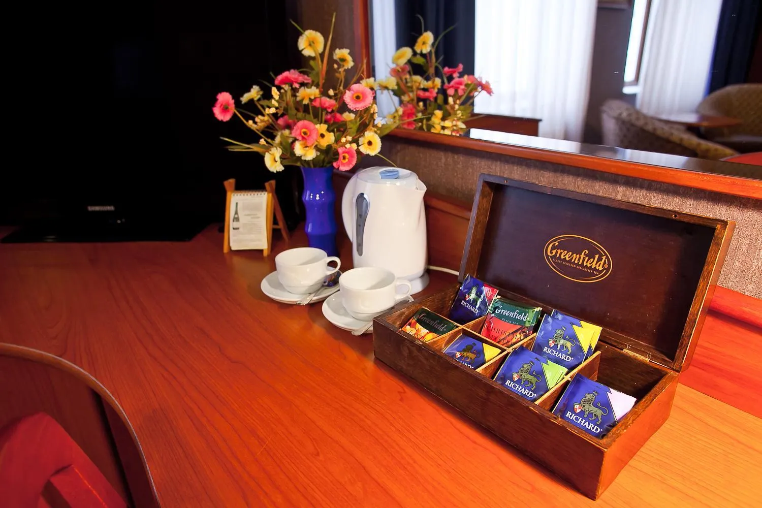 Coffee/tea facilities in Luna Hotel