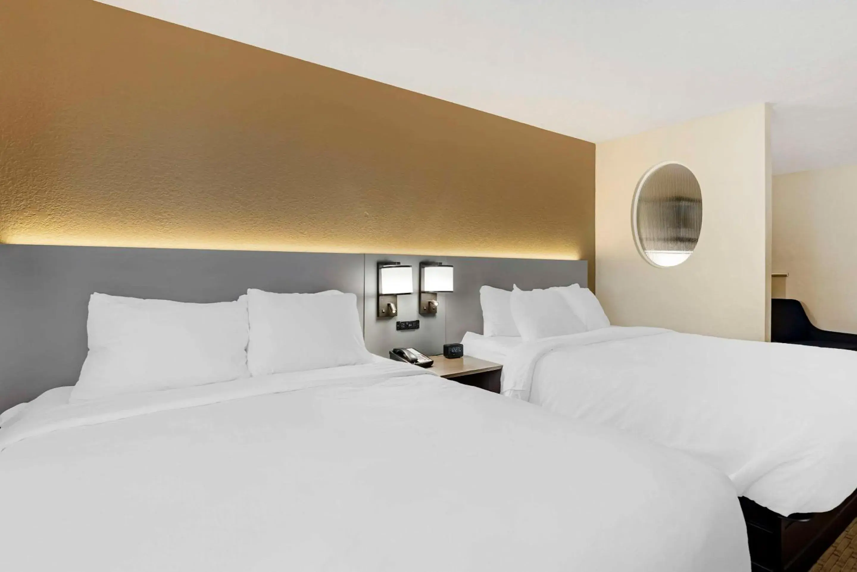 Family Suite - Non-Smoking in Comfort Suites Merrillville near US 30 Family Suite - Non-Smoking in Comfort Suites Merrillville near US 30