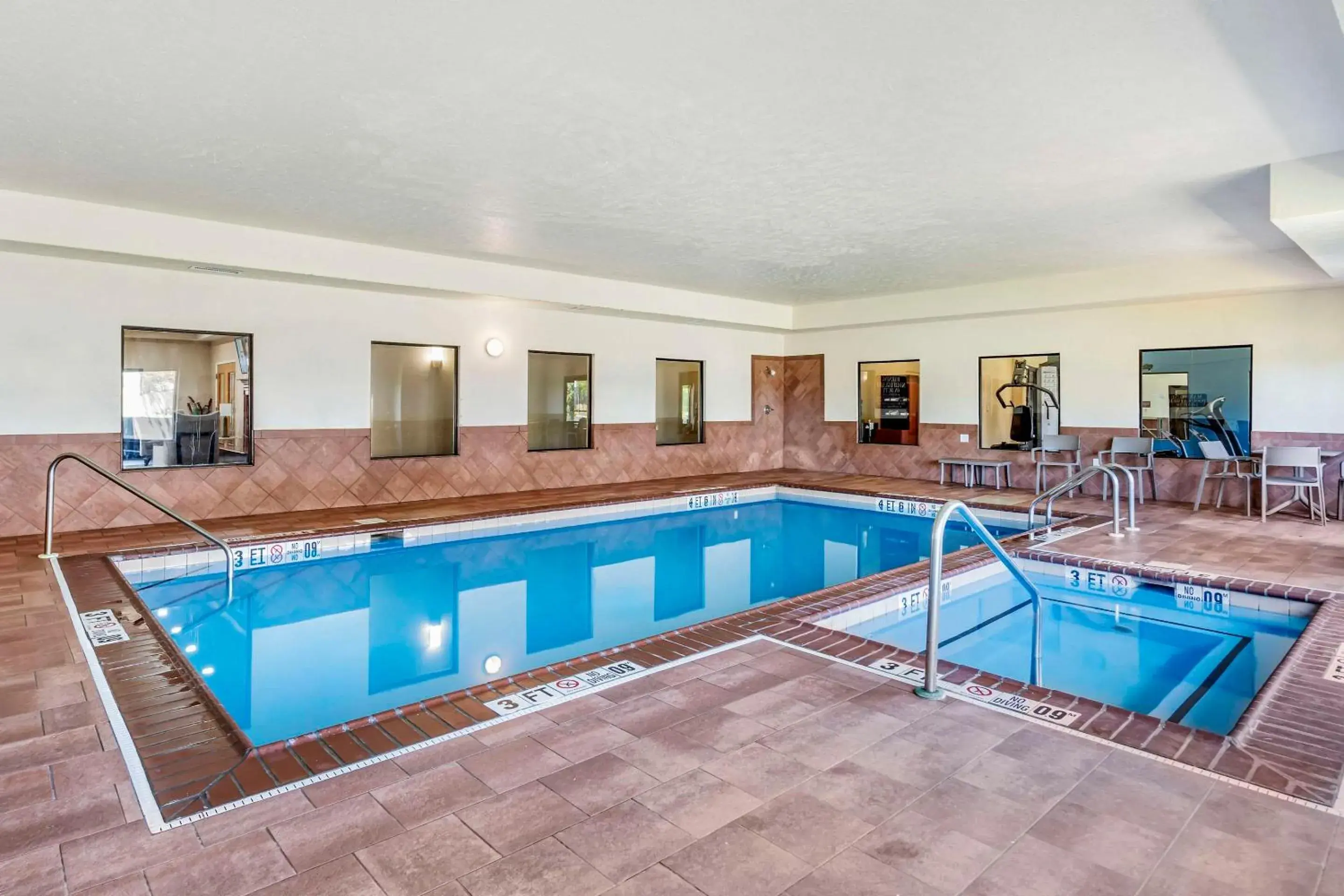 Pool view in Comfort Suites Merrillville near US 30 Pool view in Comfort Suites Merrillville near US 30