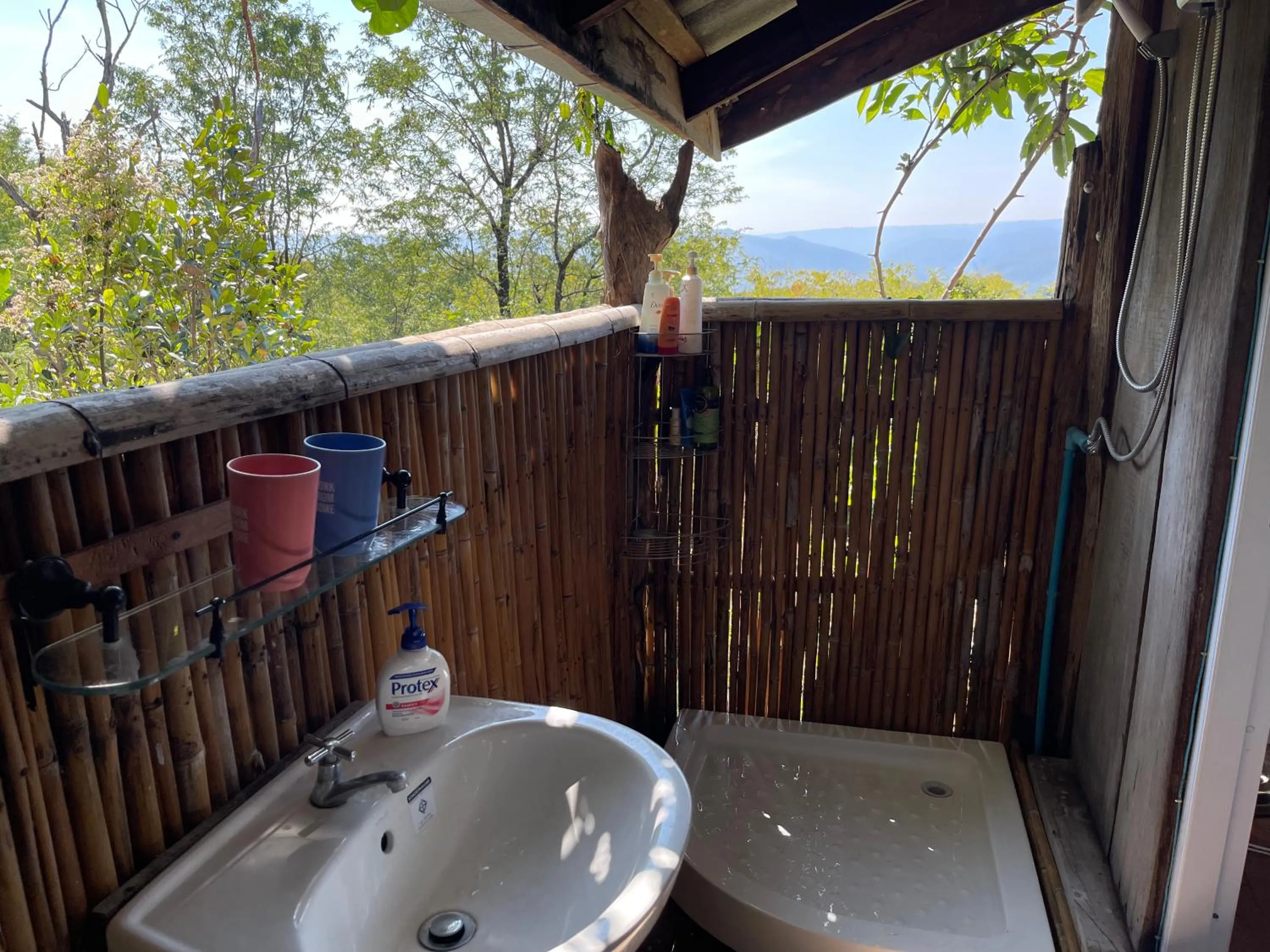 Shower in Cozycomo Nam Nao