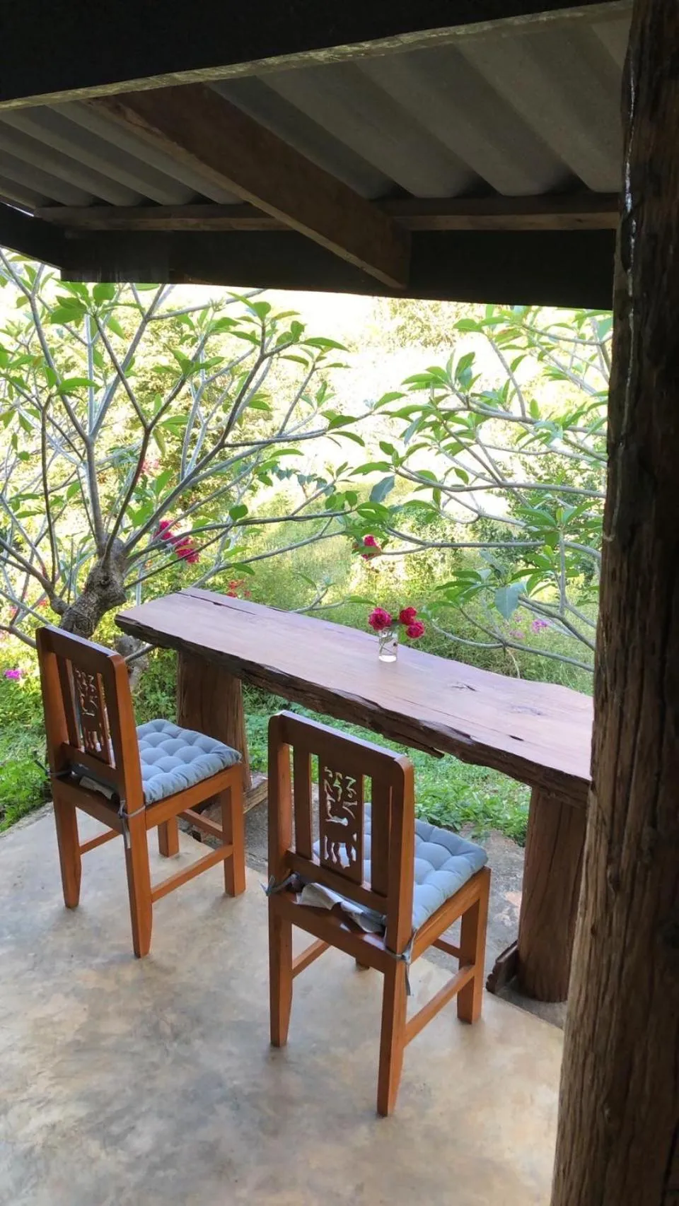 Restaurant/places to eat in Cozycomo Nam Nao