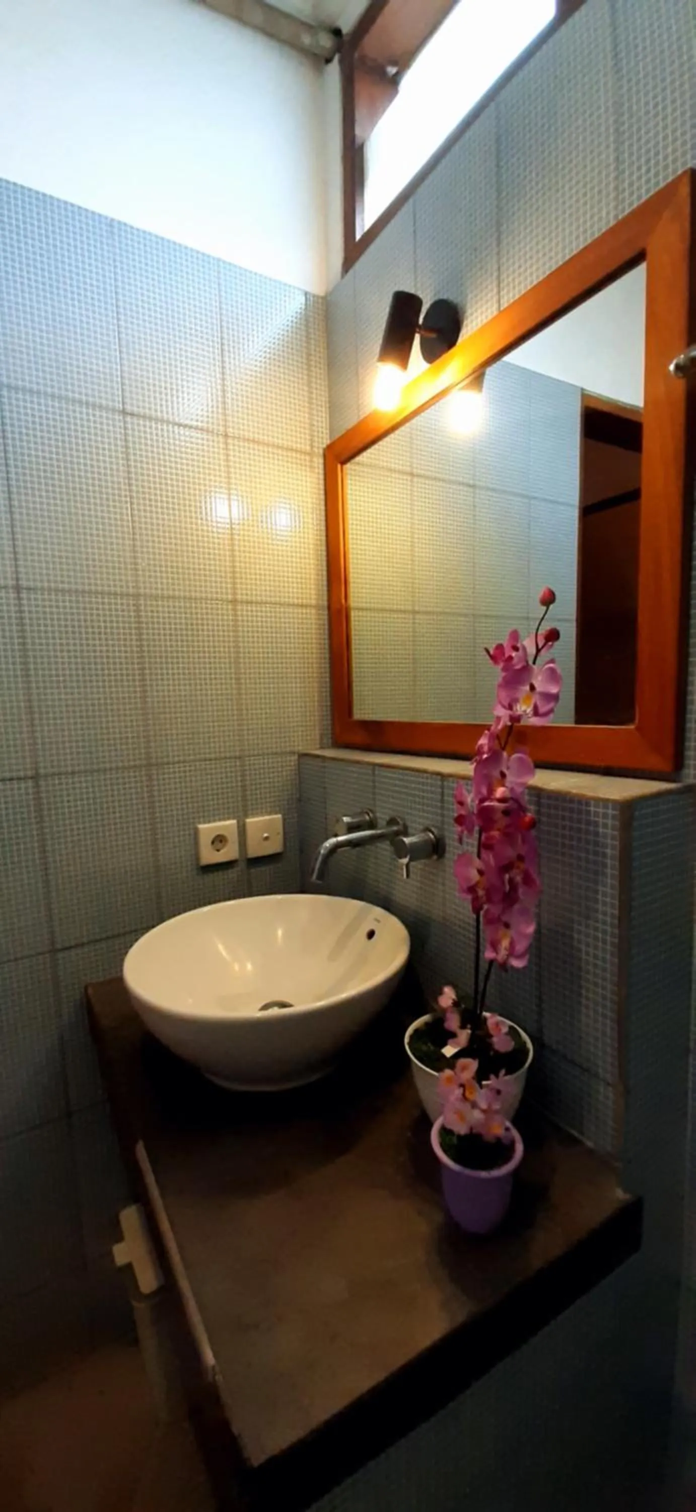 Bathroom in The point surfcamp Bali