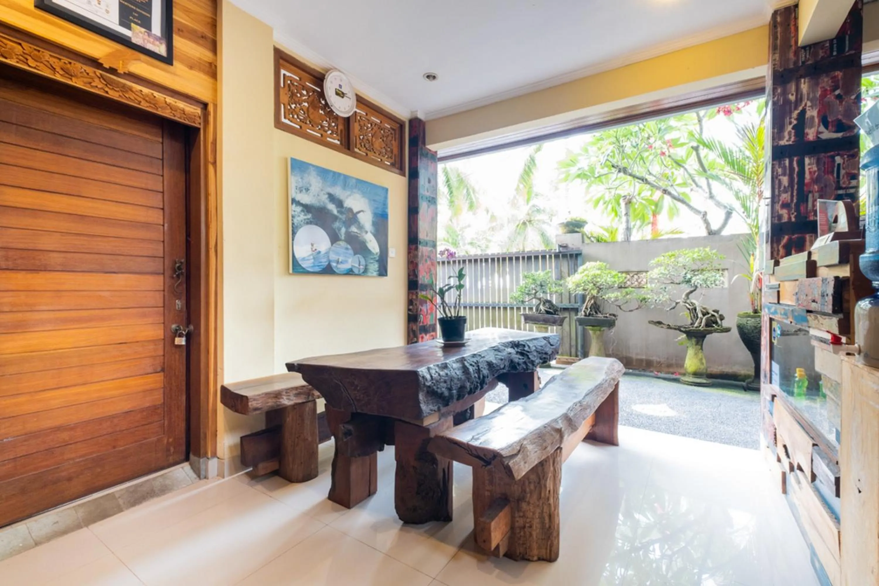 Facade/entrance in The point surfcamp Bali