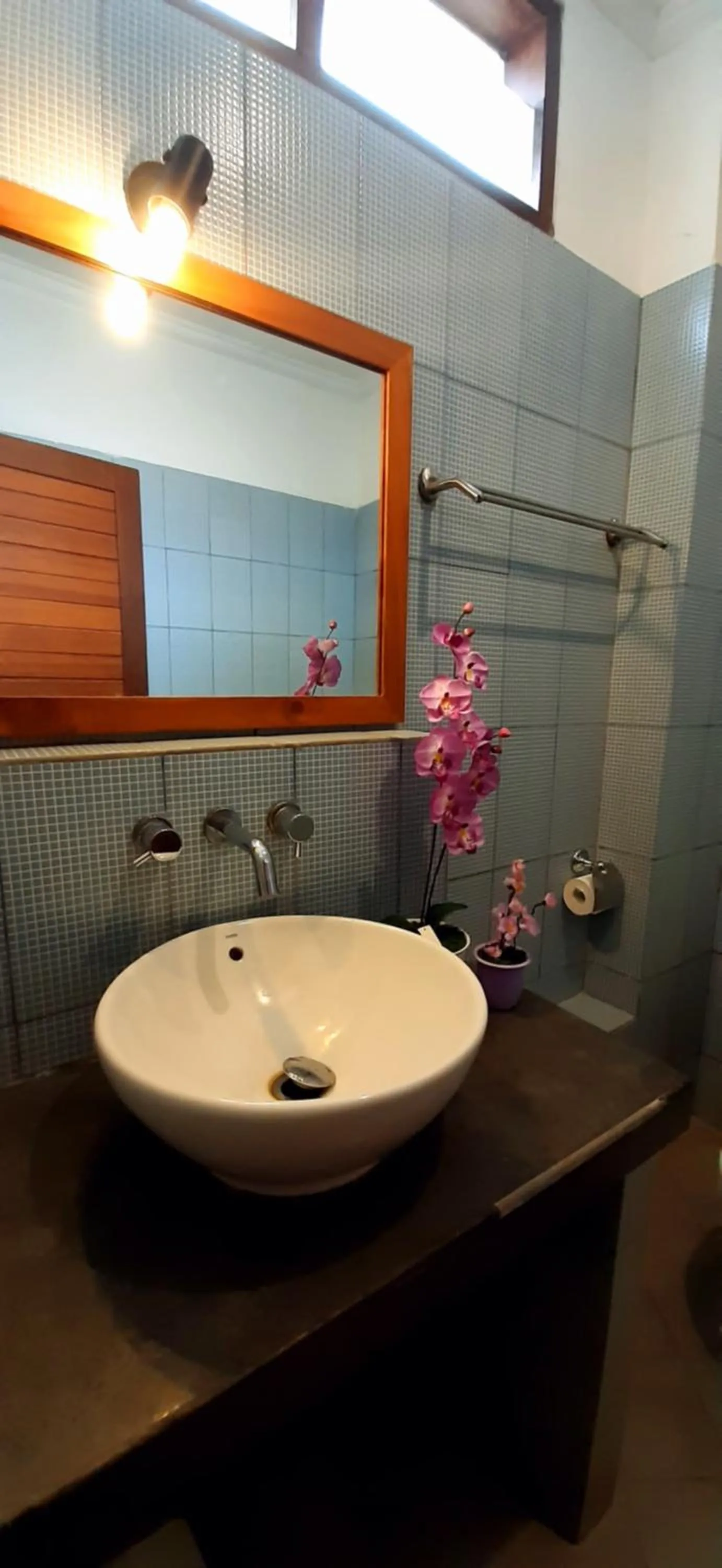 Bathroom in The point surfcamp Bali