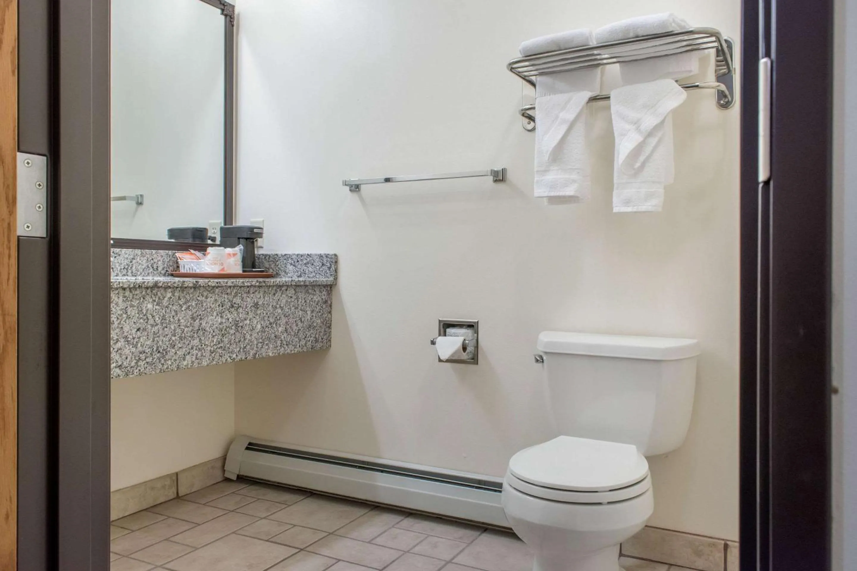 Photo of the whole room, Bathroom in Quality Inn Helena