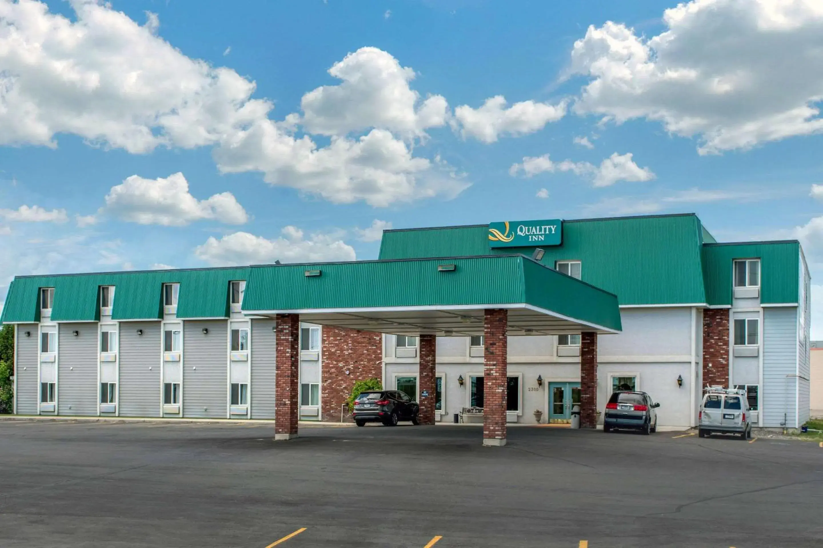 Property Building in Quality Inn Helena