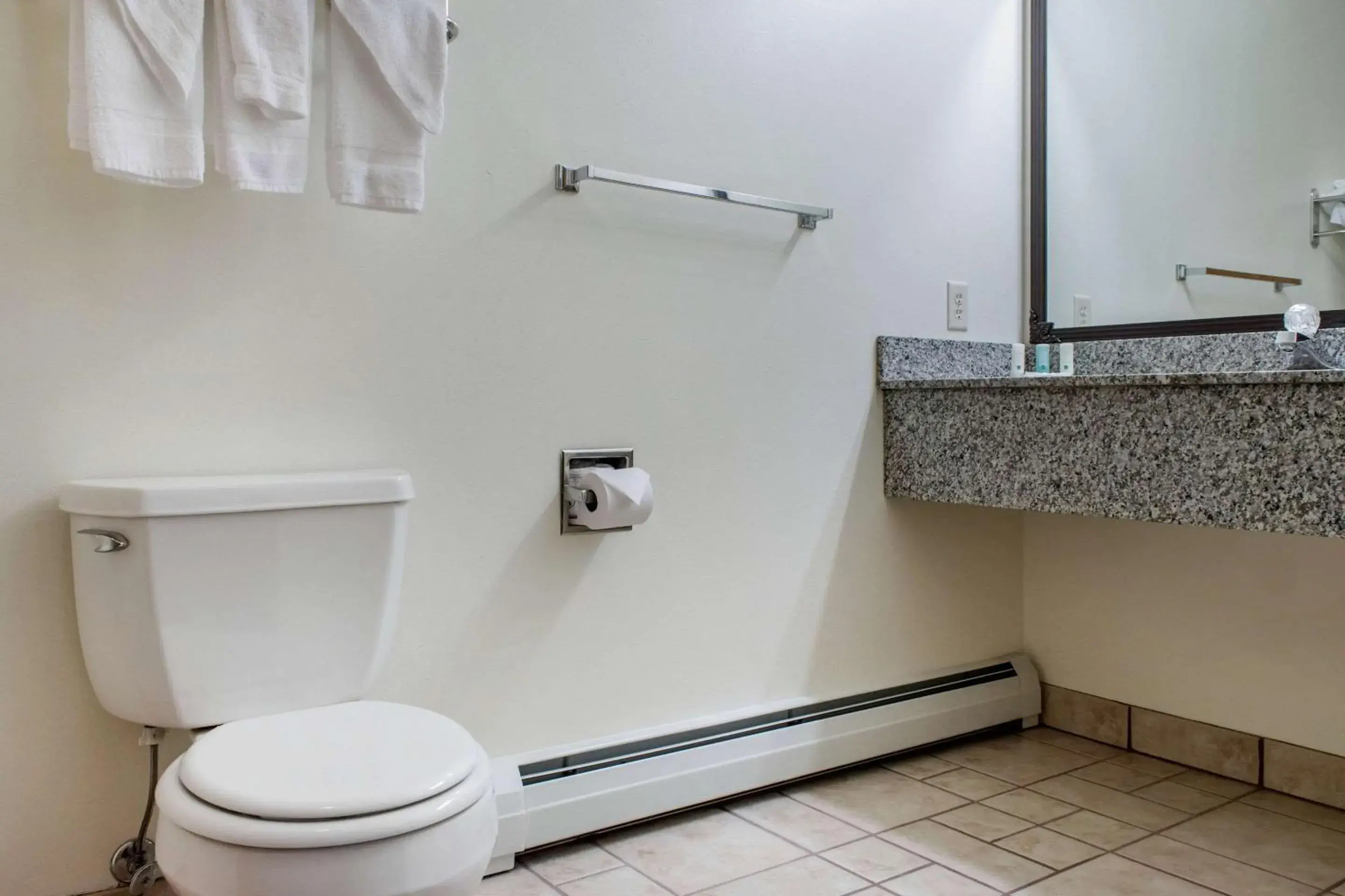 Photo of the whole room, Bathroom in Quality Inn Helena