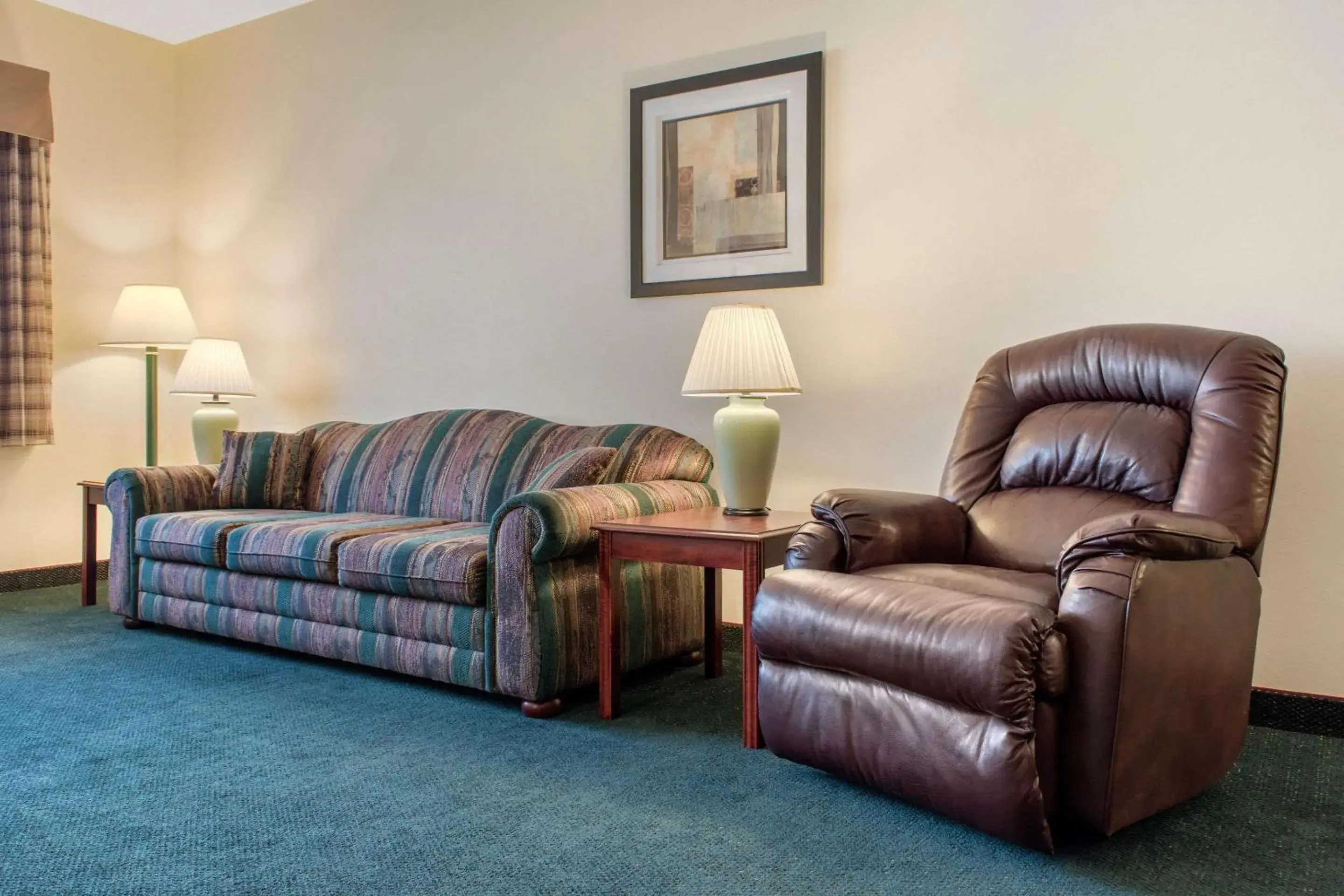 Photo of the whole room, Seating Area in Quality Inn Helena