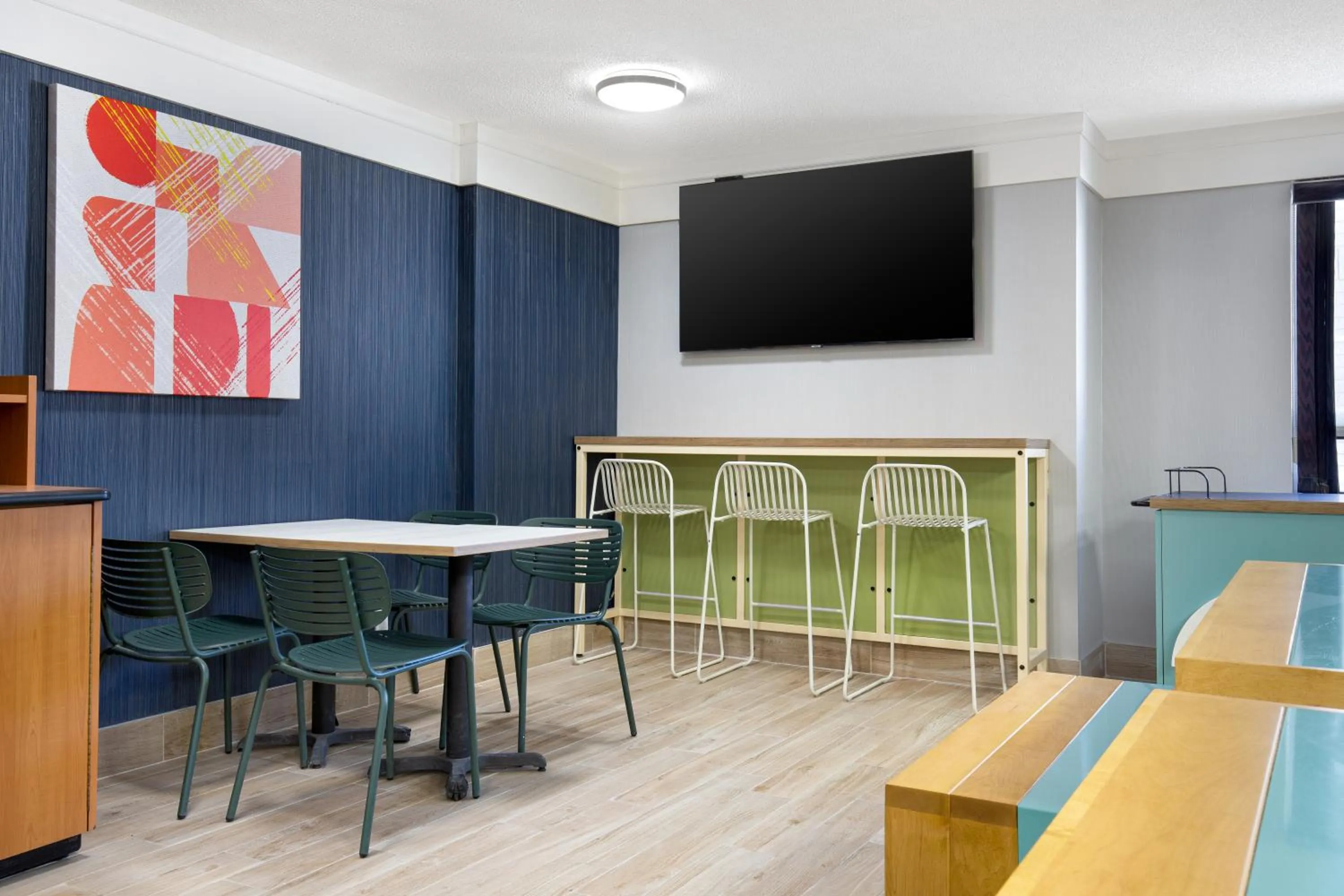 Seating area in Brockville Inn and Suites