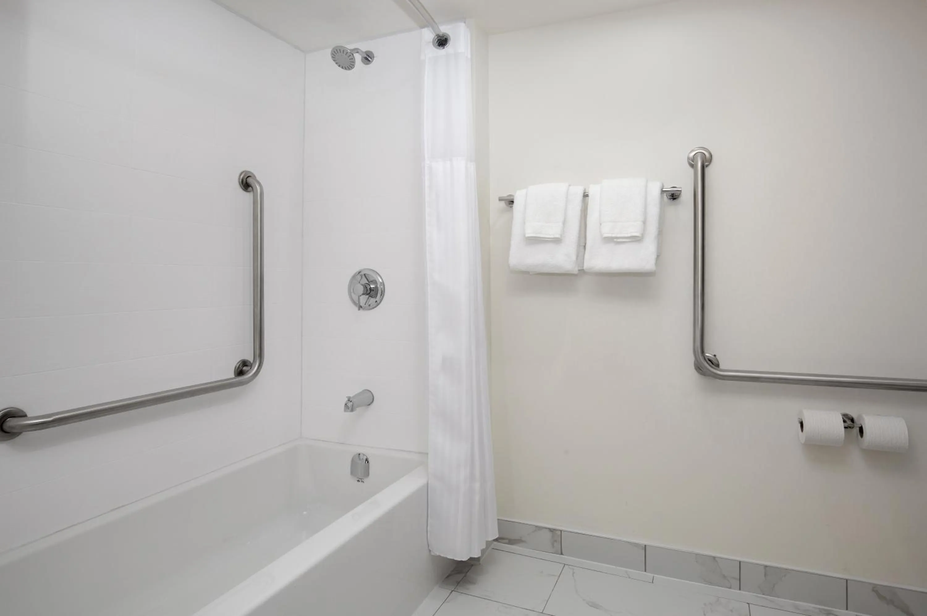 Bedroom in Brockville Inn and Suites