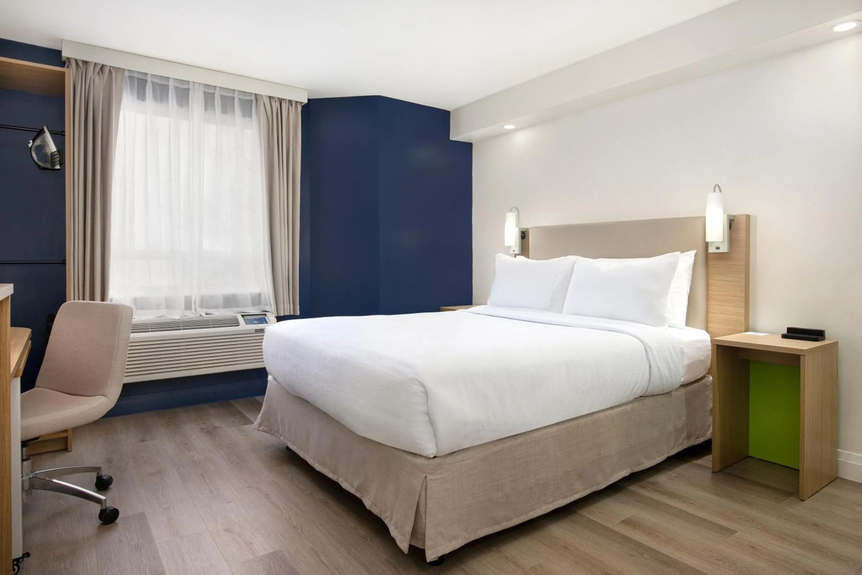 Bedroom, Bed in Brockville Inn and Suites