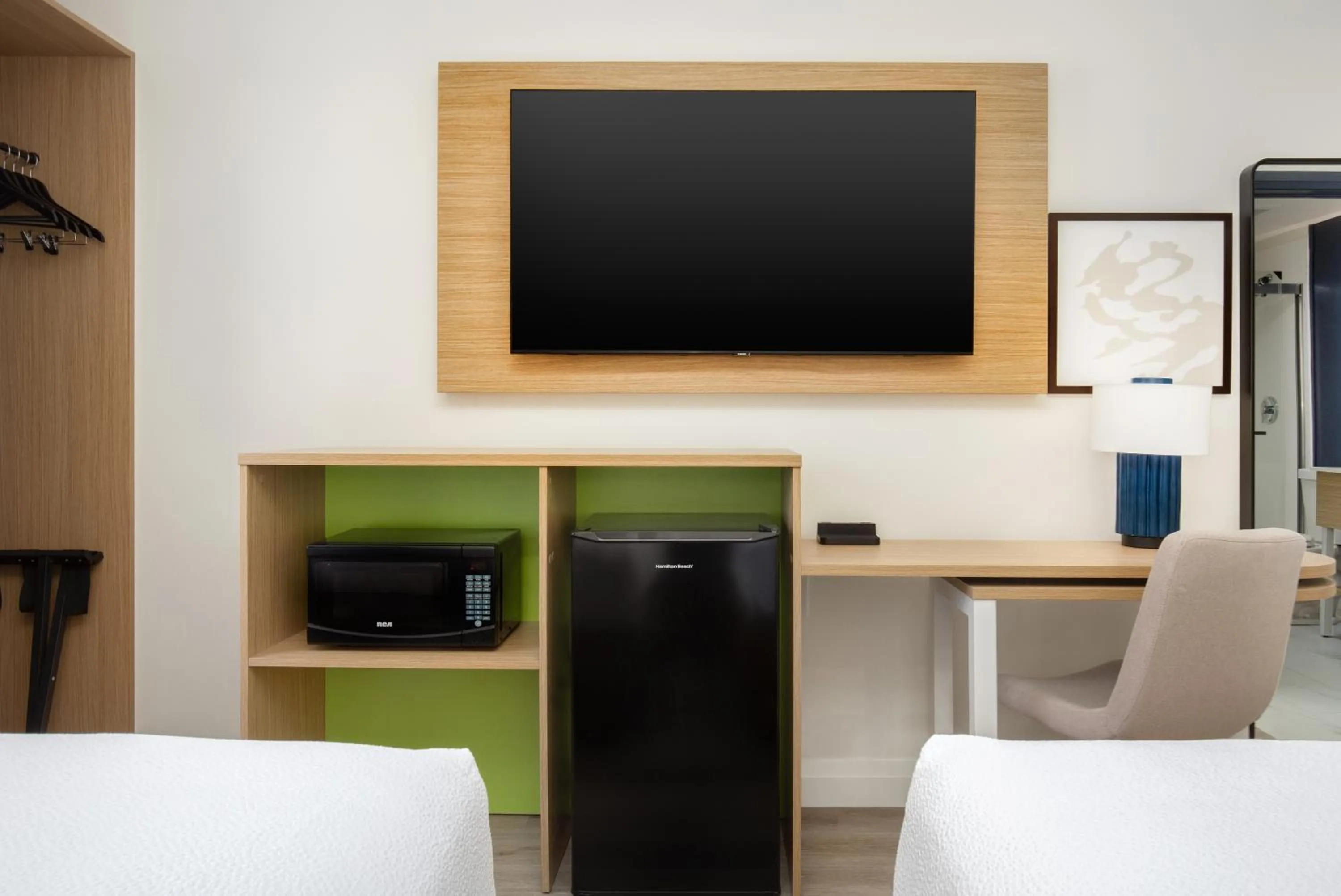 TV and multimedia, Bed in Brockville Inn and Suites