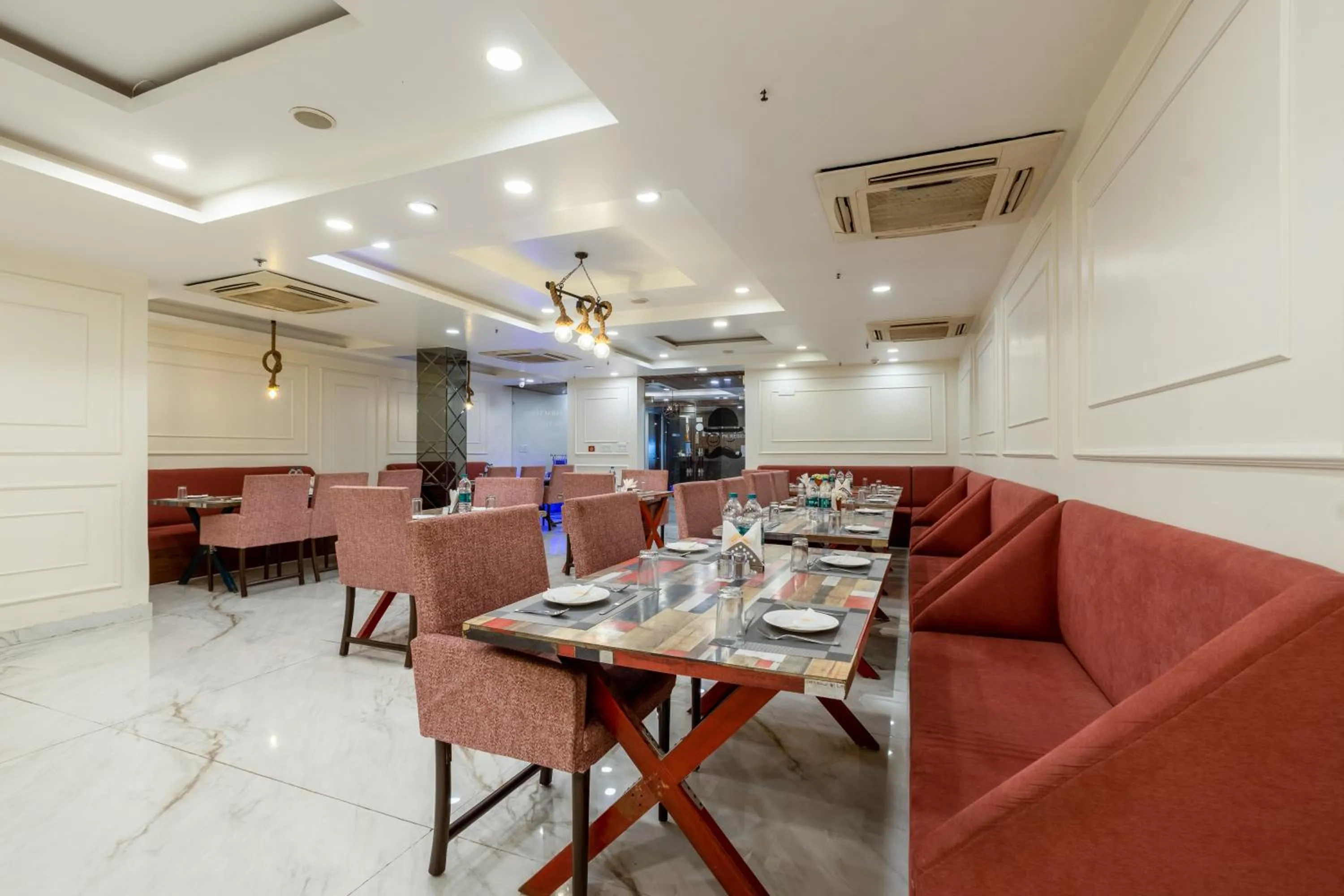 Restaurant/places to eat in Hotel PK Residency Sector 18 Noida