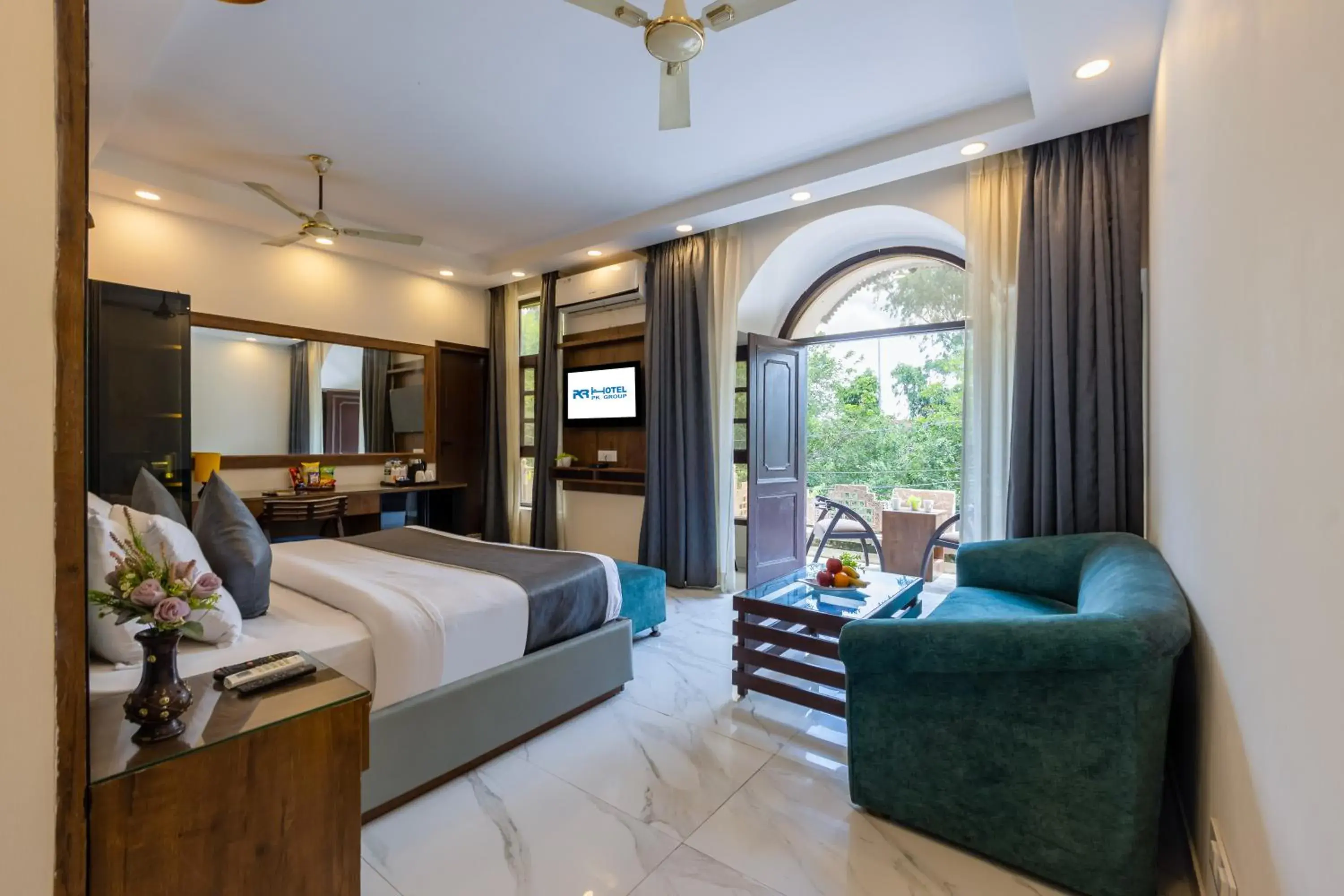 Bed in Hotel PK Residency Sector 18 Noida Bed in Hotel PK Residency Sector 18 Noida