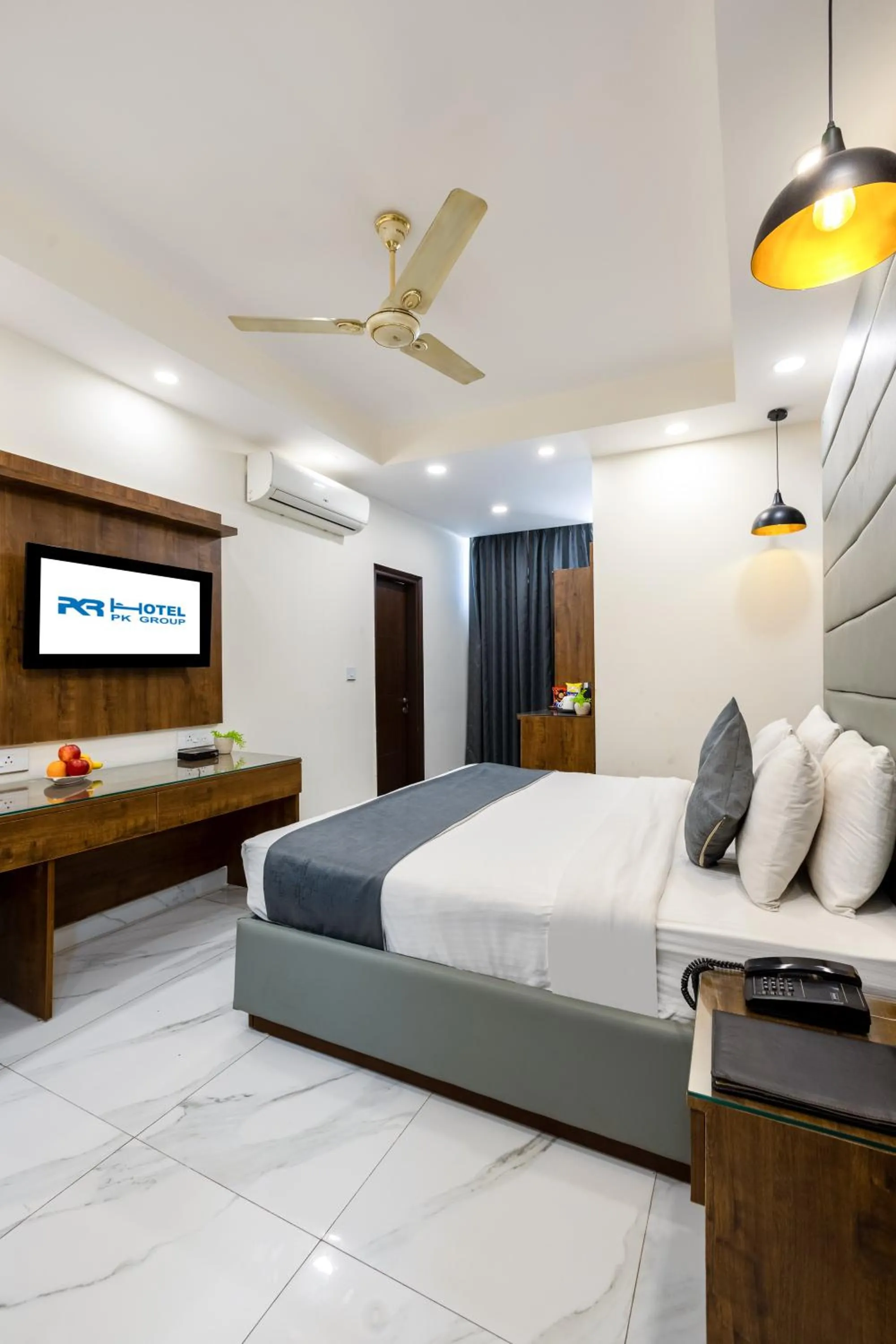 Bed in Hotel PK Residency Sector 18 Noida