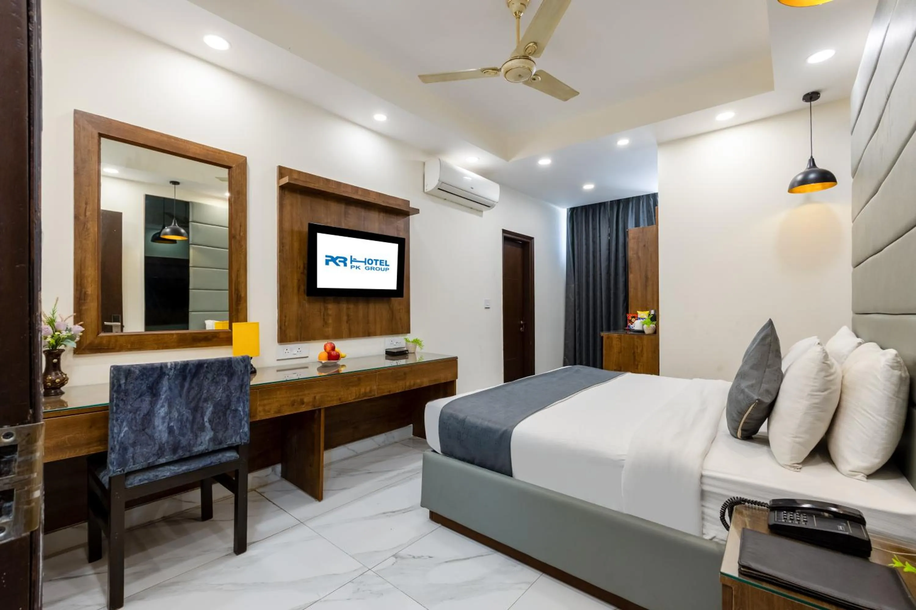 Bed in Hotel PK Residency Sector 18 Noida