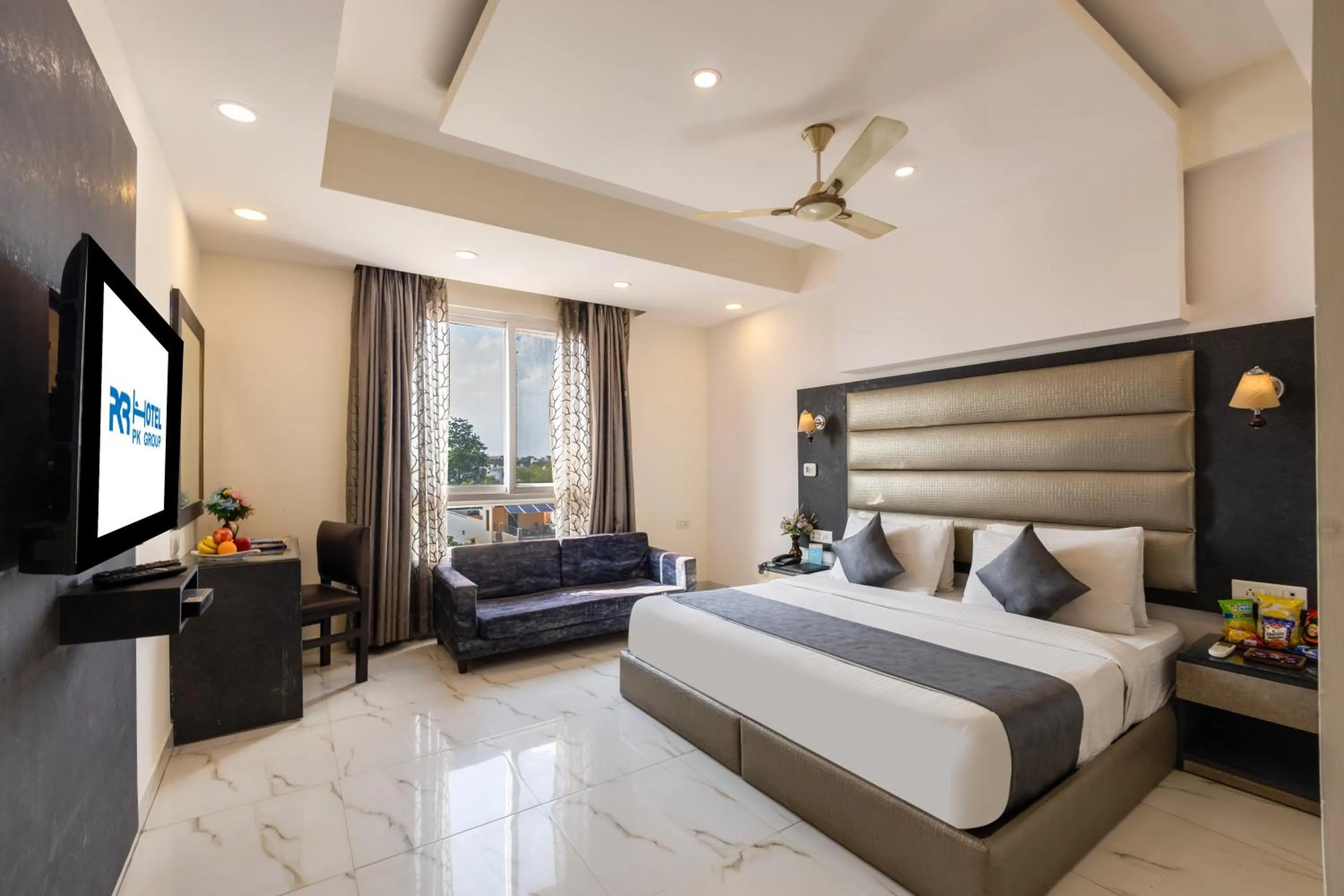 Bed in Hotel PK Residency Sector 18 Noida