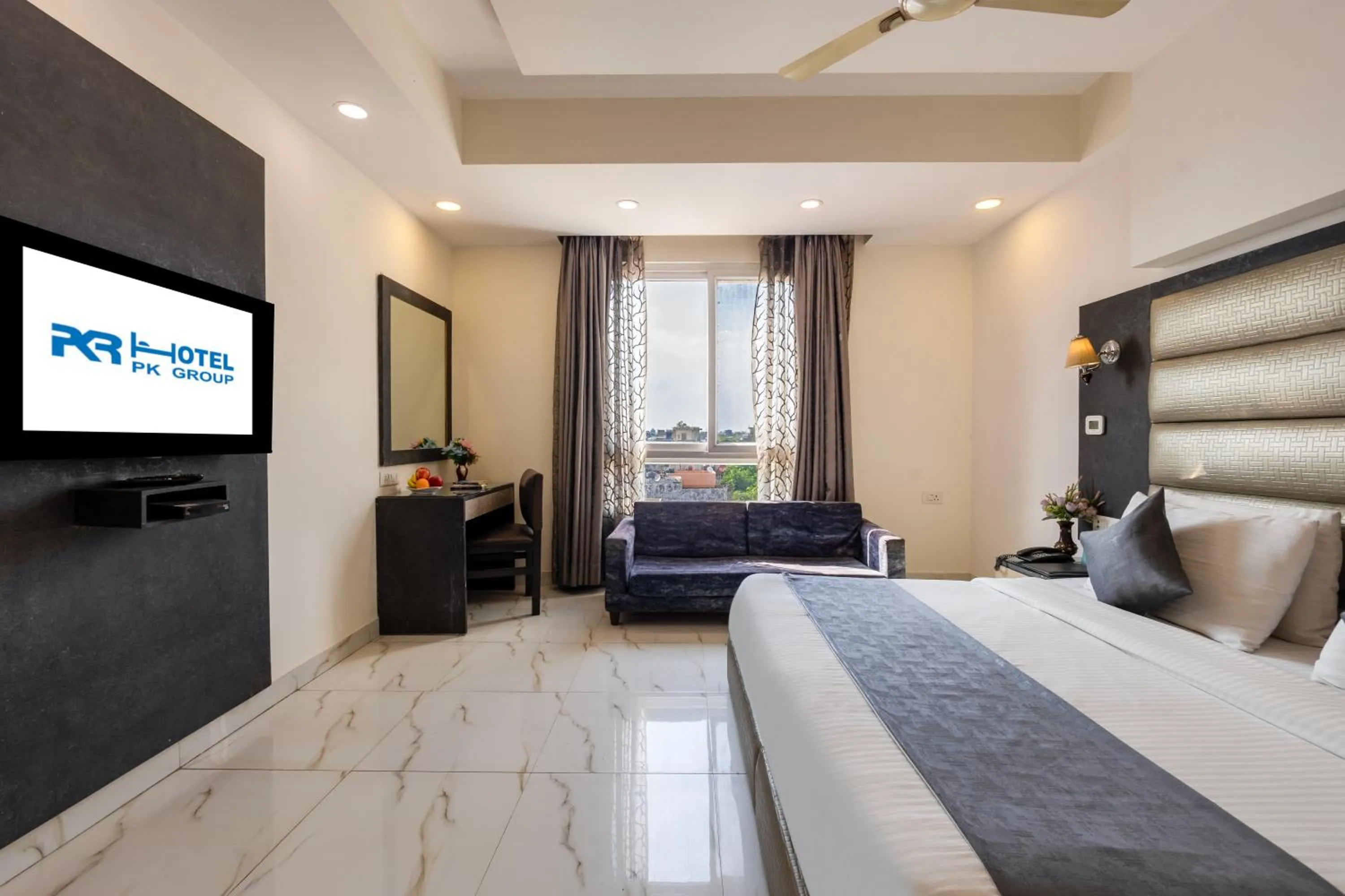 Bed in Hotel PK Residency Sector 18 Noida