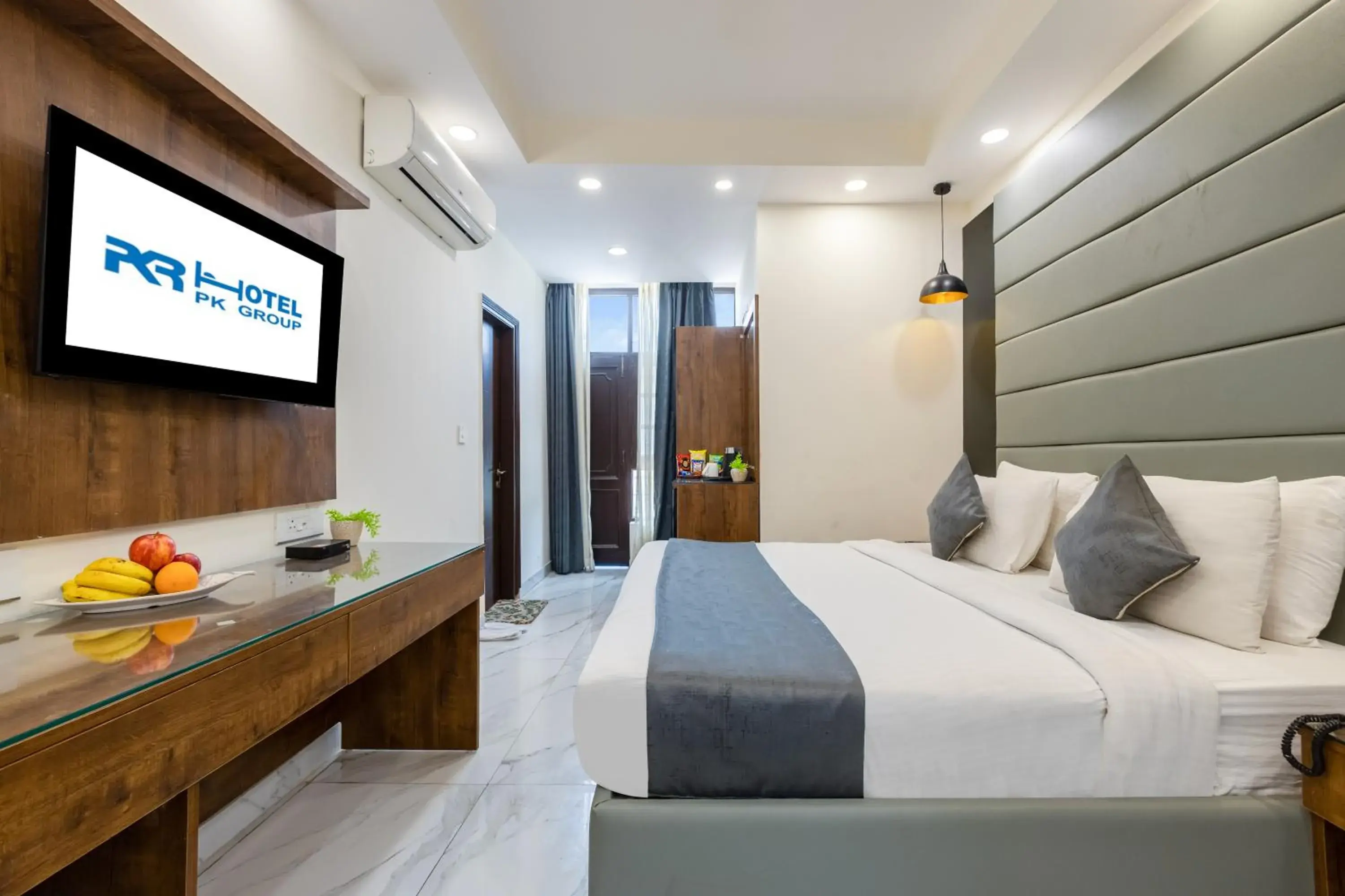 Property building, Bed in Hotel PK Residency Sector 18 Noida Property building, Bed in Hotel PK Residency Sector 18 Noida