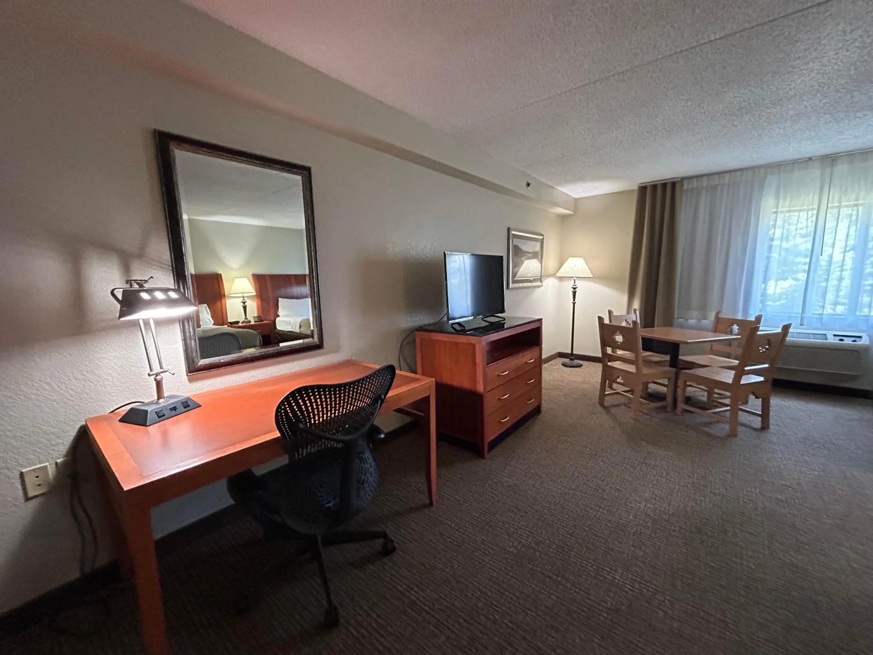 kitchen in MountainView Lodge and Suites