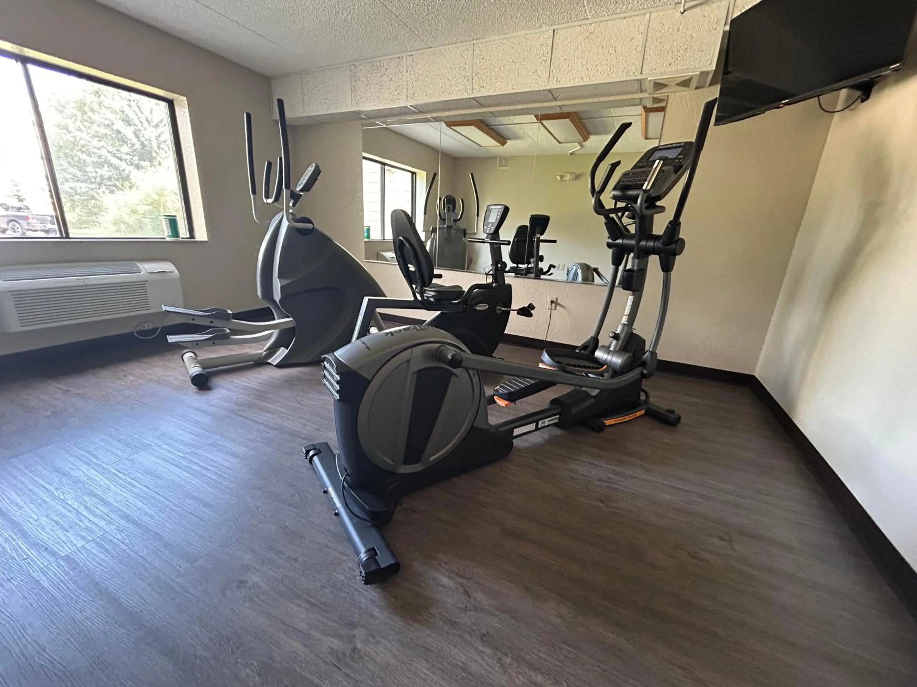 Fitness centre/facilities in MountainView Lodge and Suites