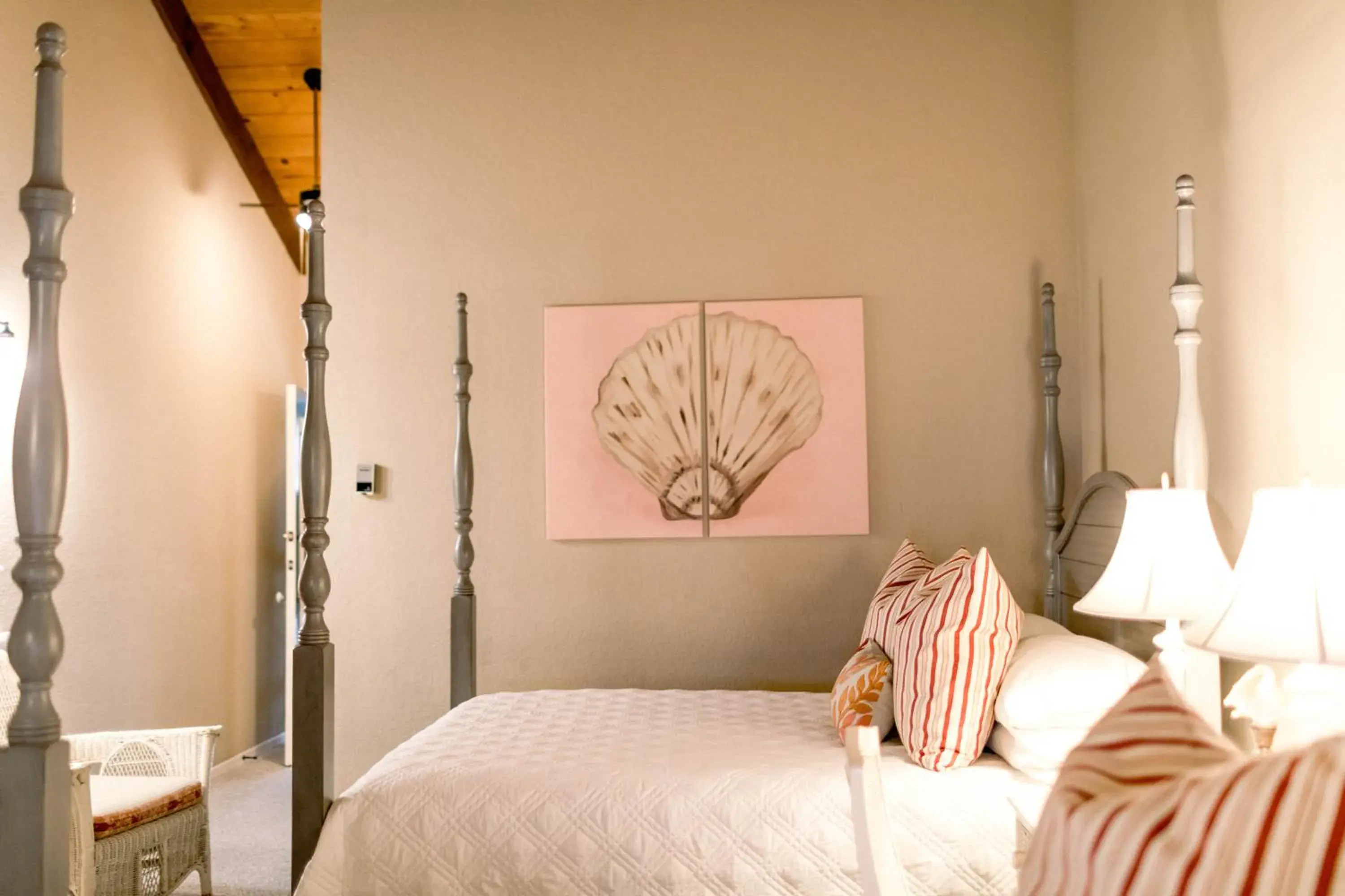 Bedroom, Bed in Merritt House Hotel Bedroom, Bed in Merritt House Hotel