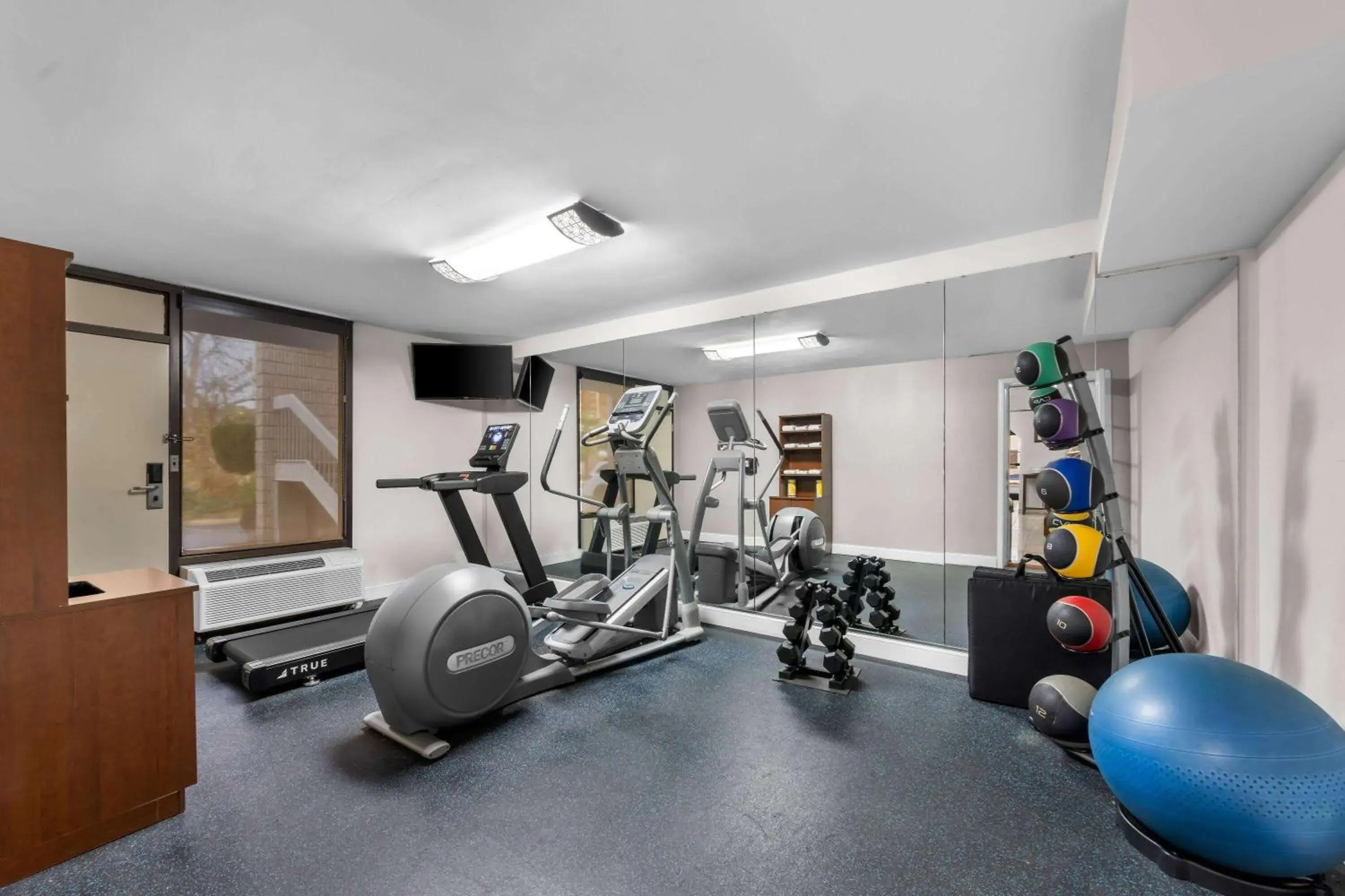 Fitness centre/facilities in Days Inn by Wyndham Raleigh Midtown Fitness centre/facilities in Days Inn by Wyndham Raleigh Midtown