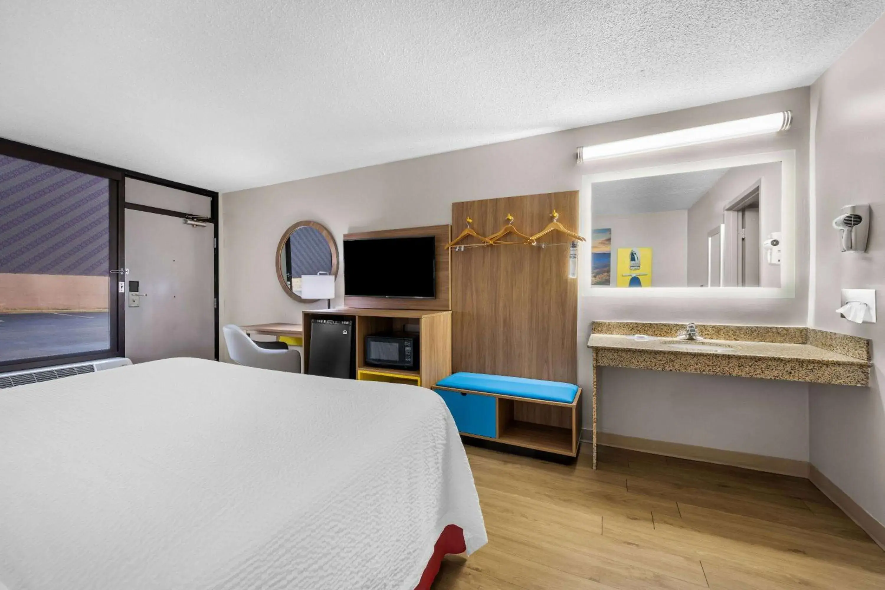 Bed in Days Inn by Wyndham Raleigh Midtown Bed in Days Inn by Wyndham Raleigh Midtown