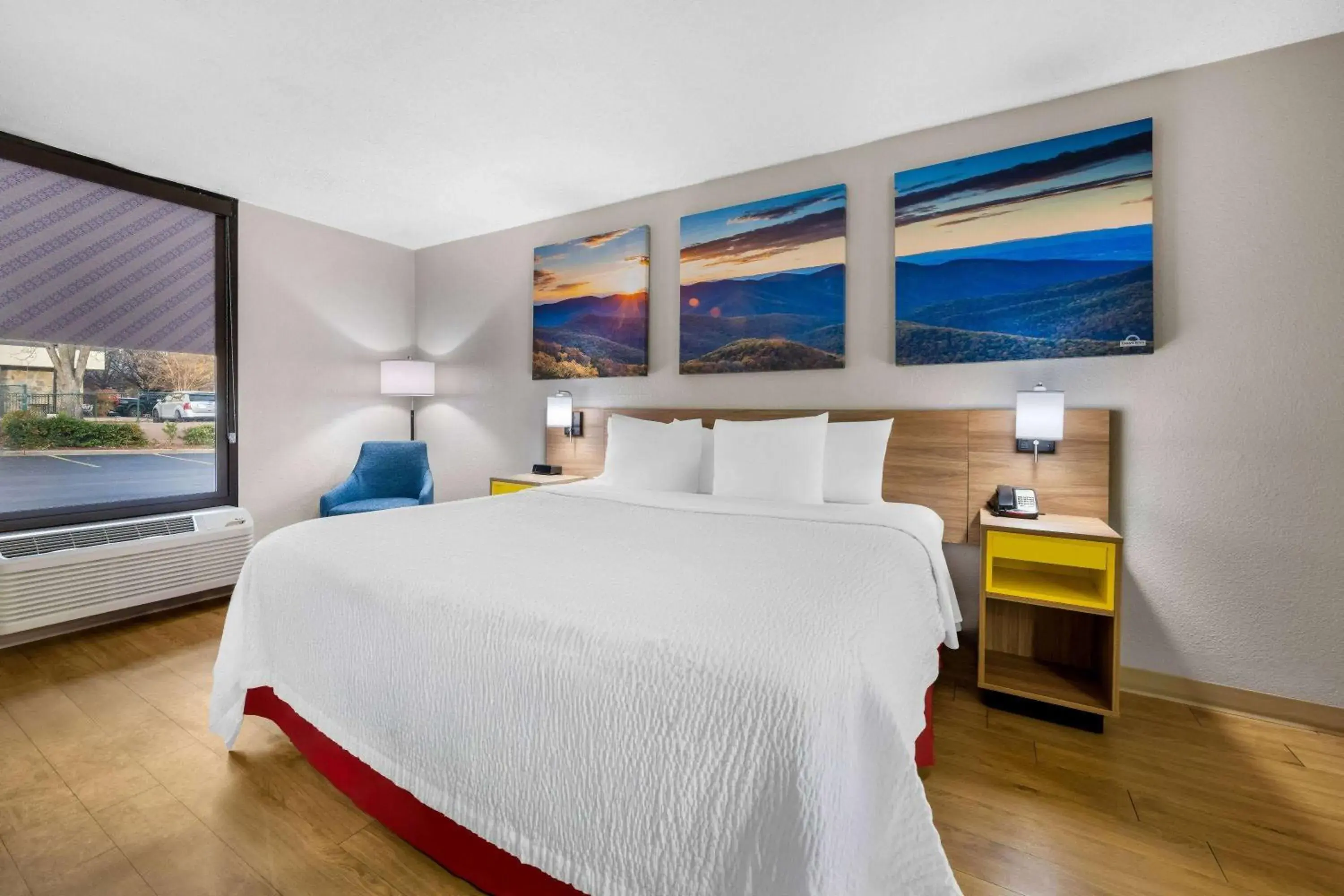 King Room - Smoking in Days Inn by Wyndham Raleigh Midtown King Room - Smoking in Days Inn by Wyndham Raleigh Midtown