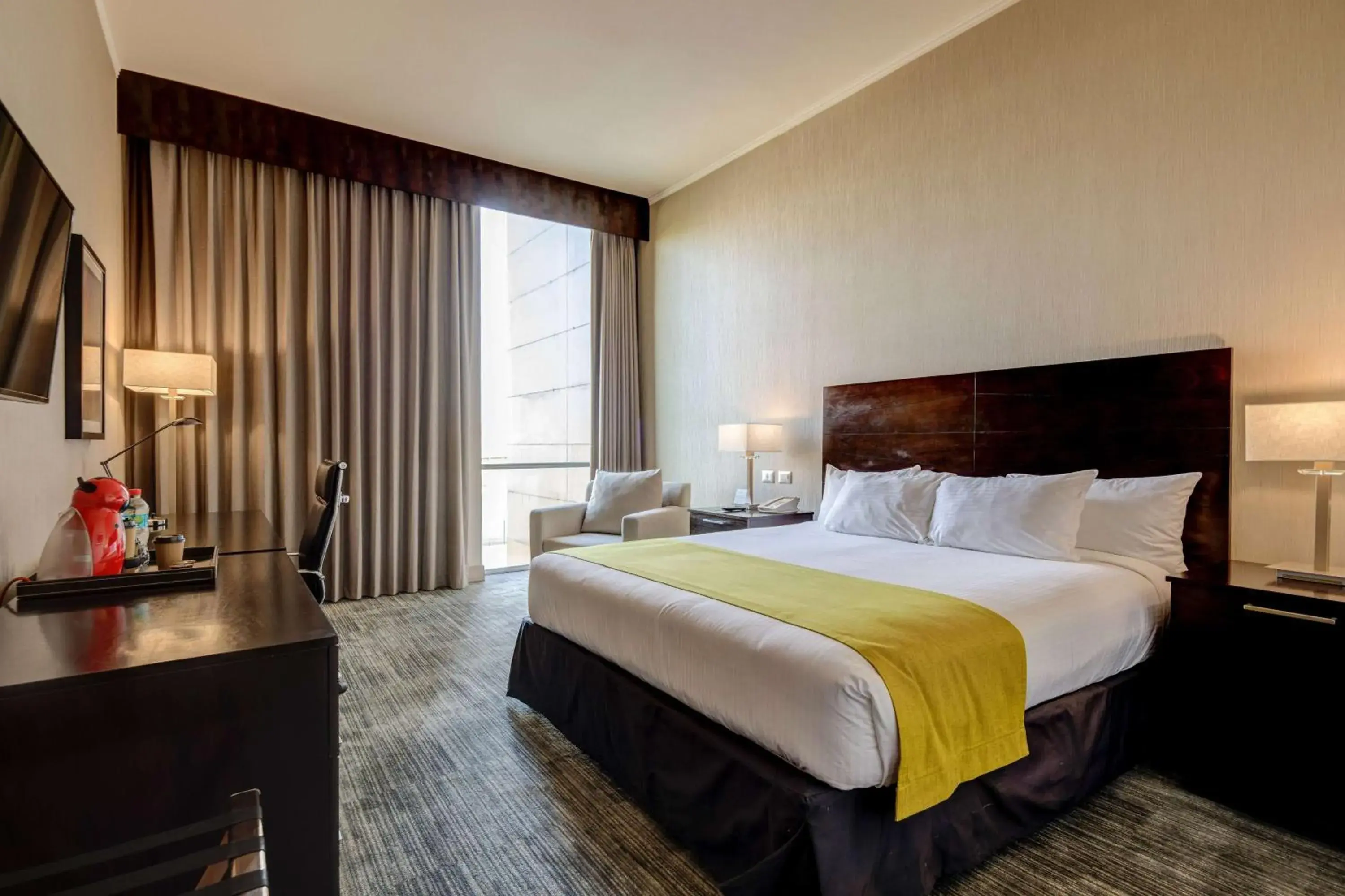 King Room - Non-Smoking in La Quinta by Wyndham Santiago Aeropuerto King Room - Non-Smoking in La Quinta by Wyndham Santiago Aeropuerto