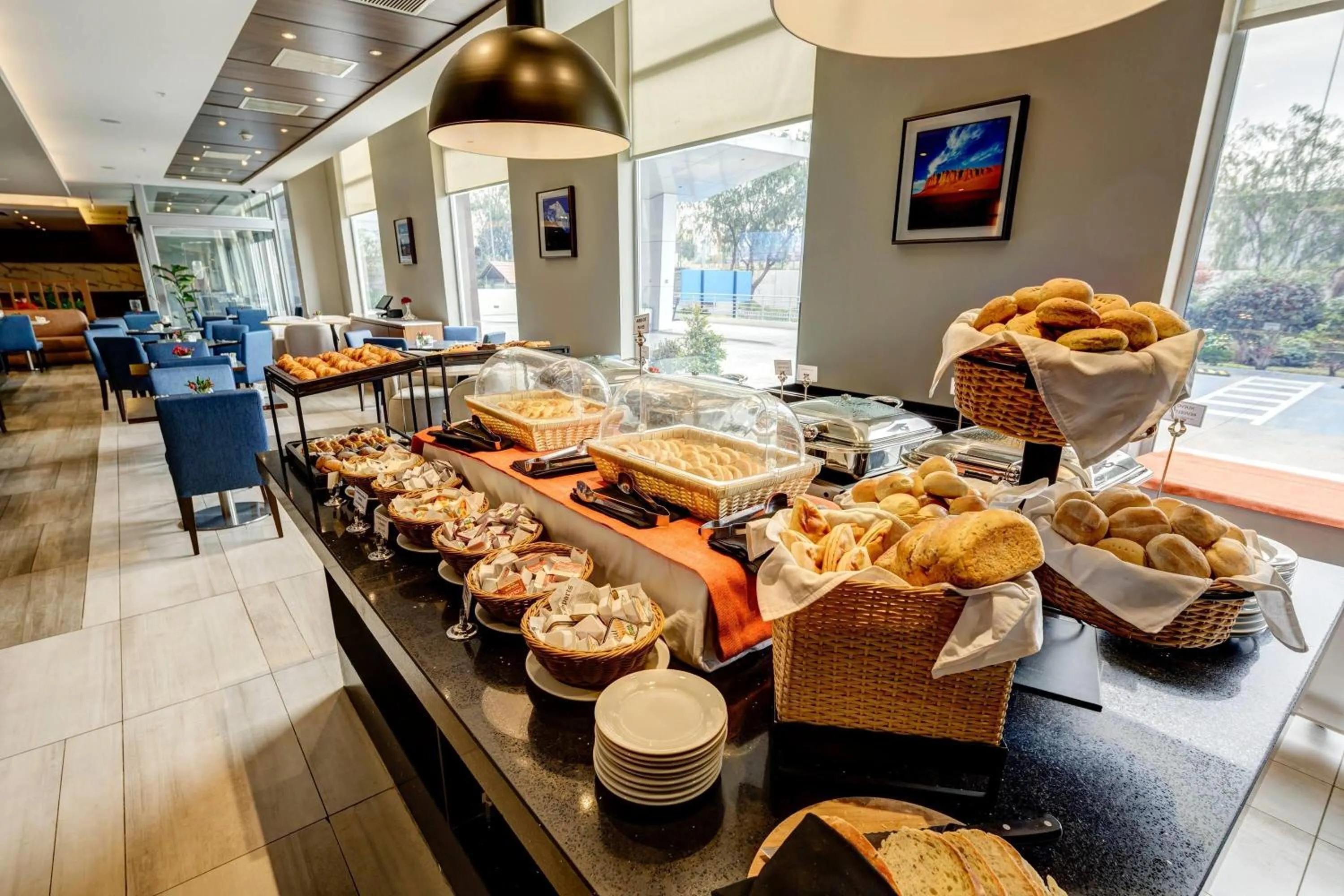 Buffet breakfast in Wyndham Santiago Aeropuerto
