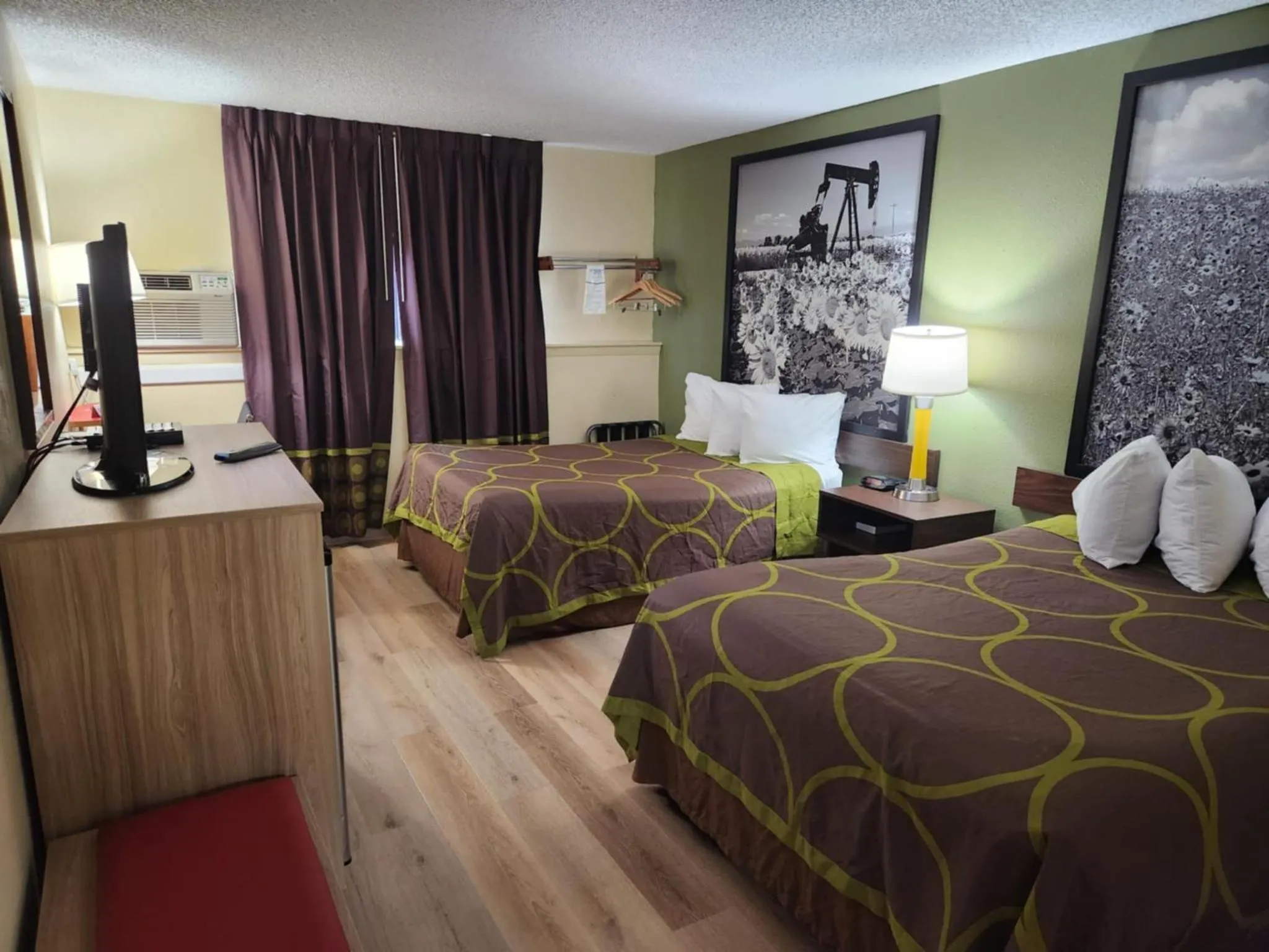 Bed in Super 8 by Wyndham Craig