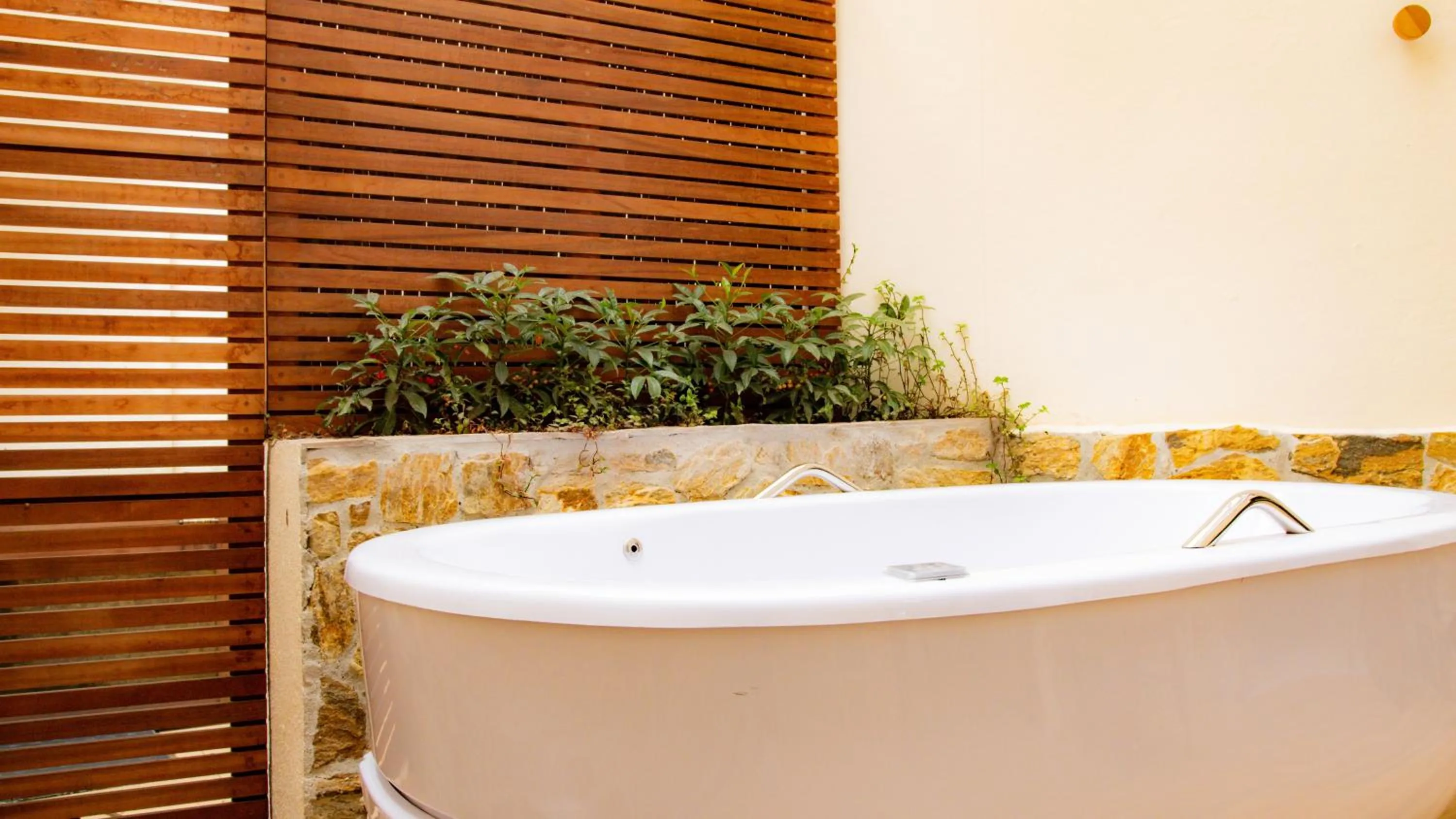 Hot Tub in Pousada Valhacouto