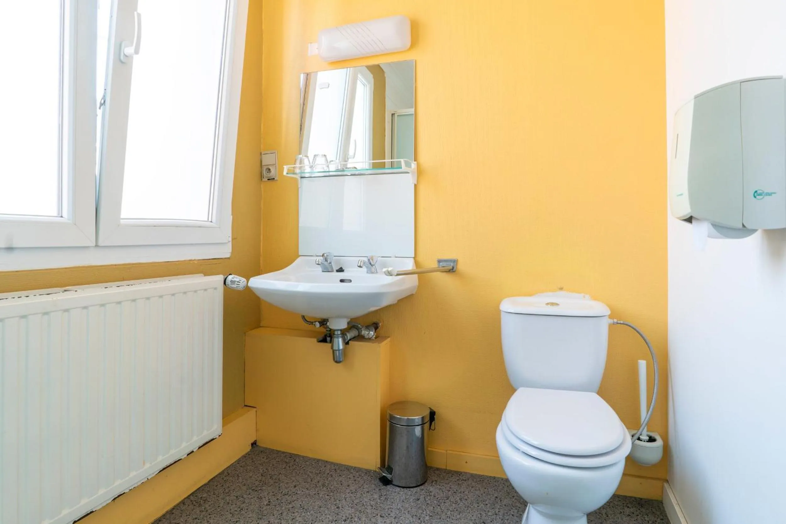 Double Room with Bathroom in Flandria Hotel Gent Centrum