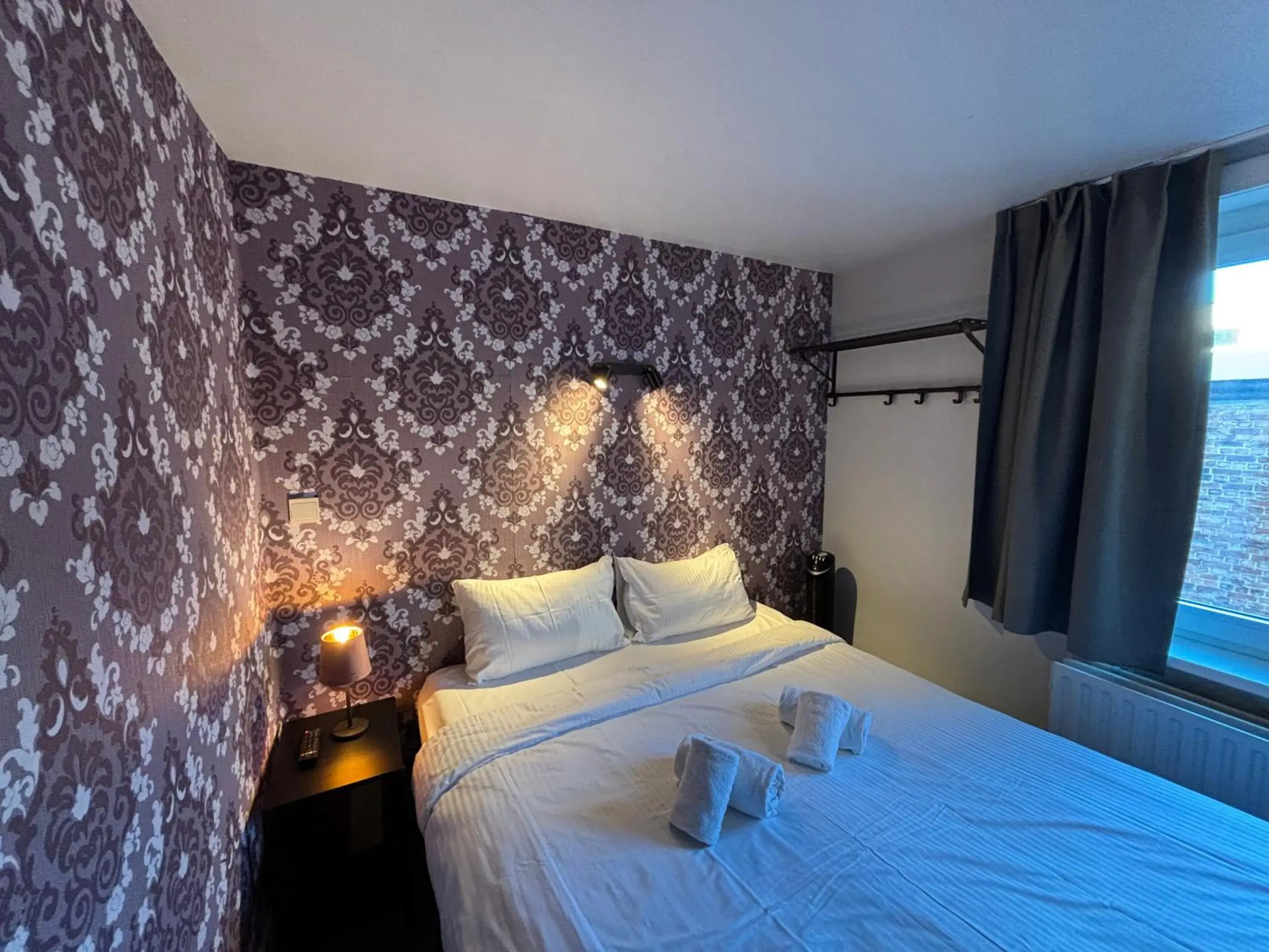 Double Room with Shared Bathroom in Flandria Hotel Gent Centrum Double Room with Shared Bathroom in Flandria Hotel Gent Centrum