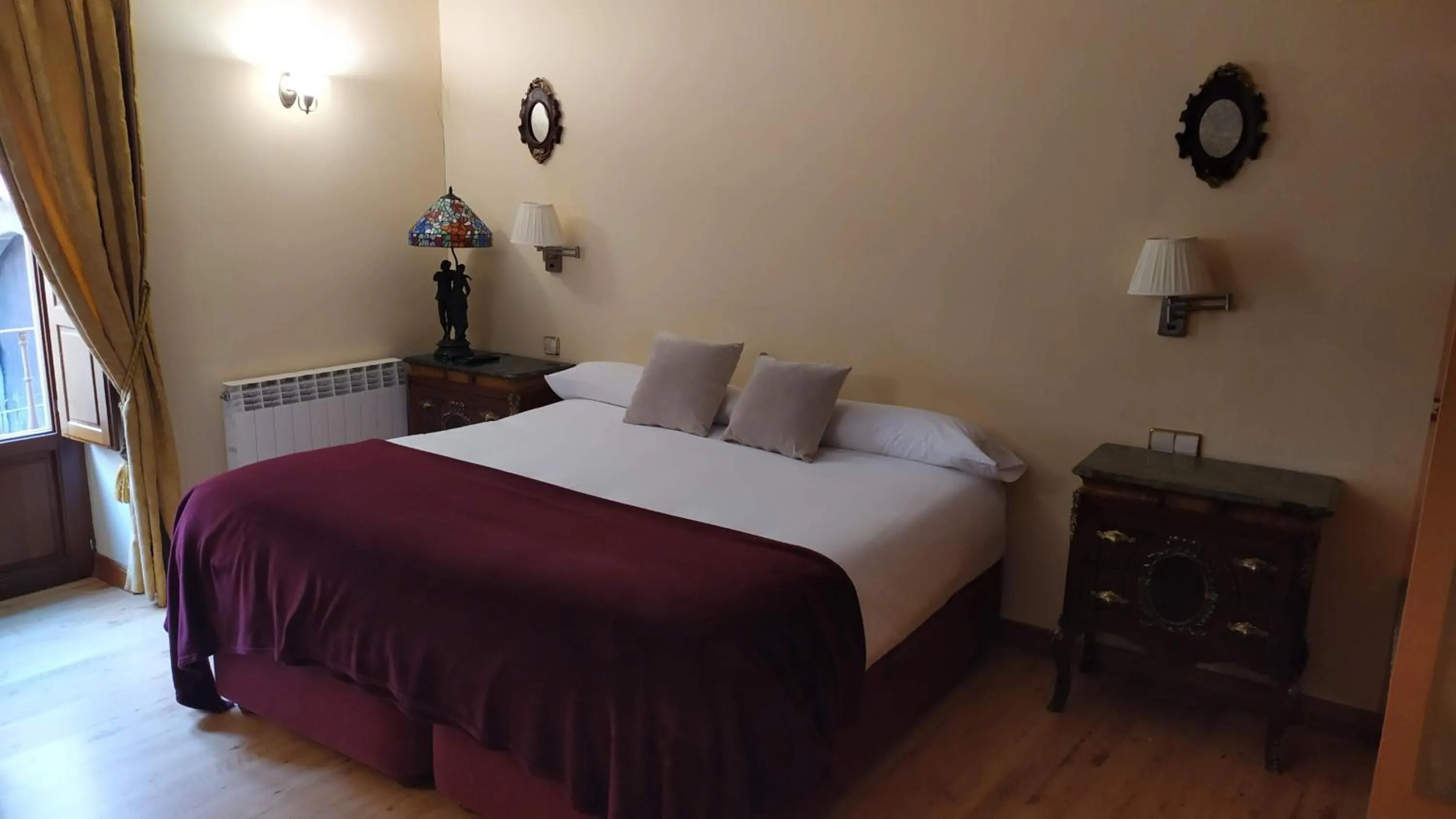 Bed in Hotel Rural Cayetana