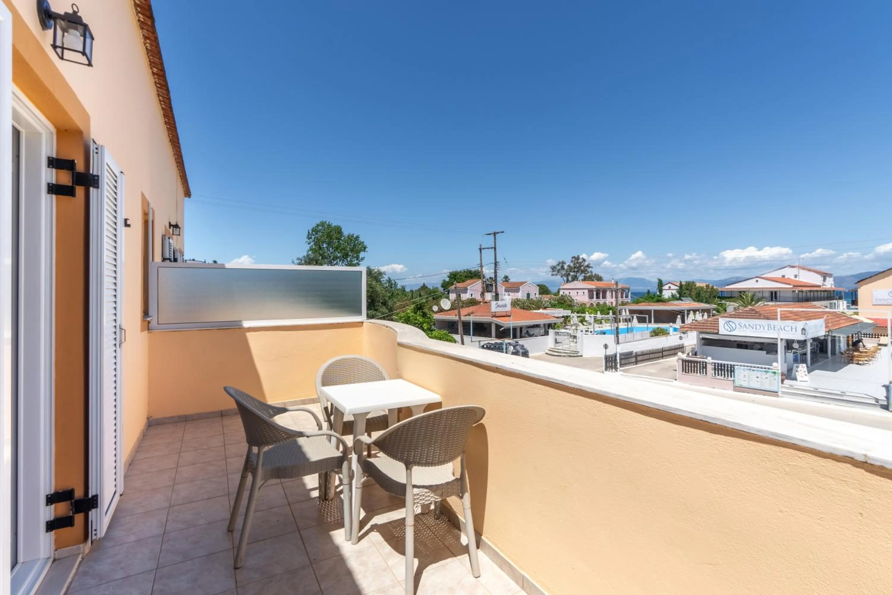 Day in Sandy Beach Complex - Annexe Building