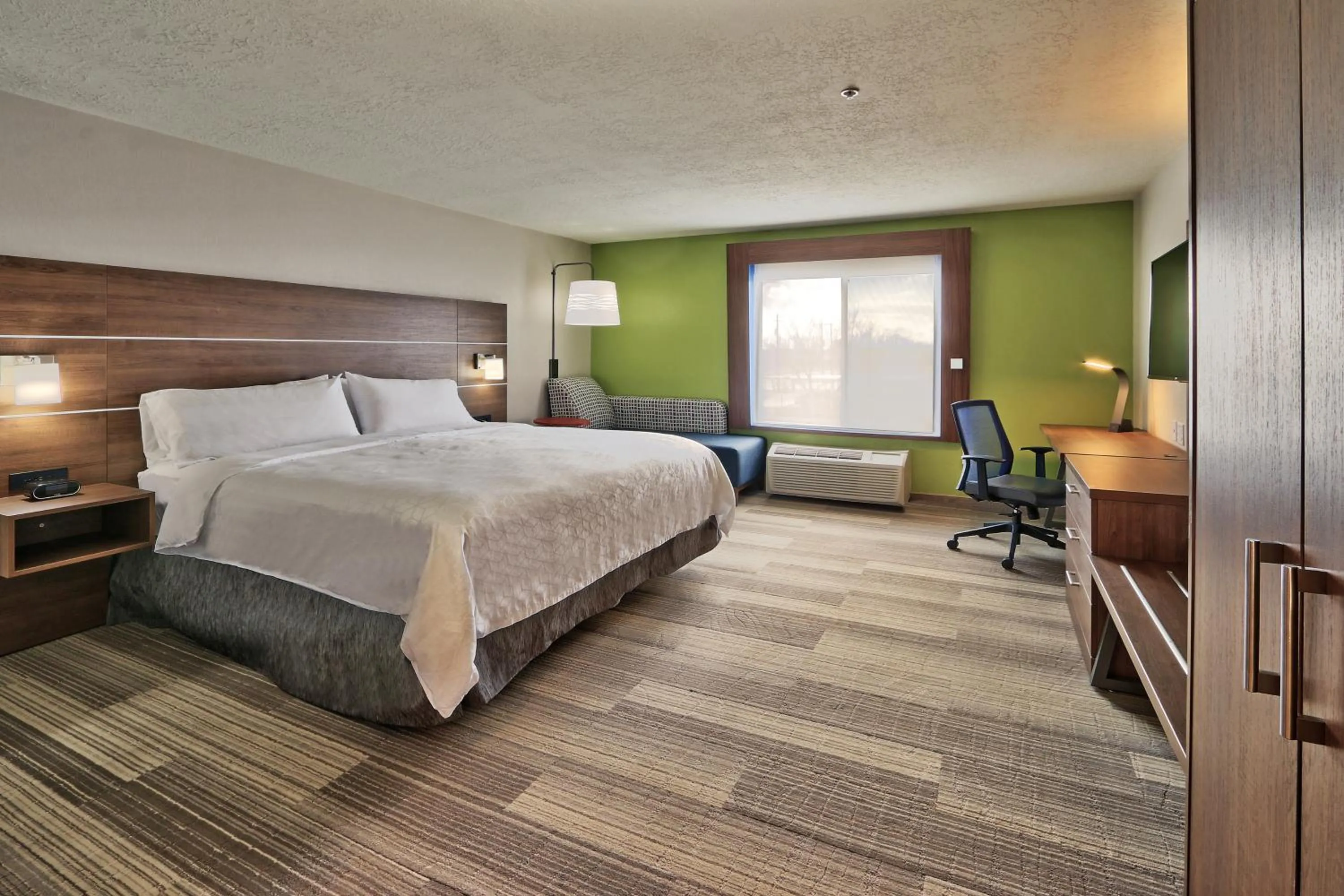 Bed in Holiday Inn Express Socorro by IHG